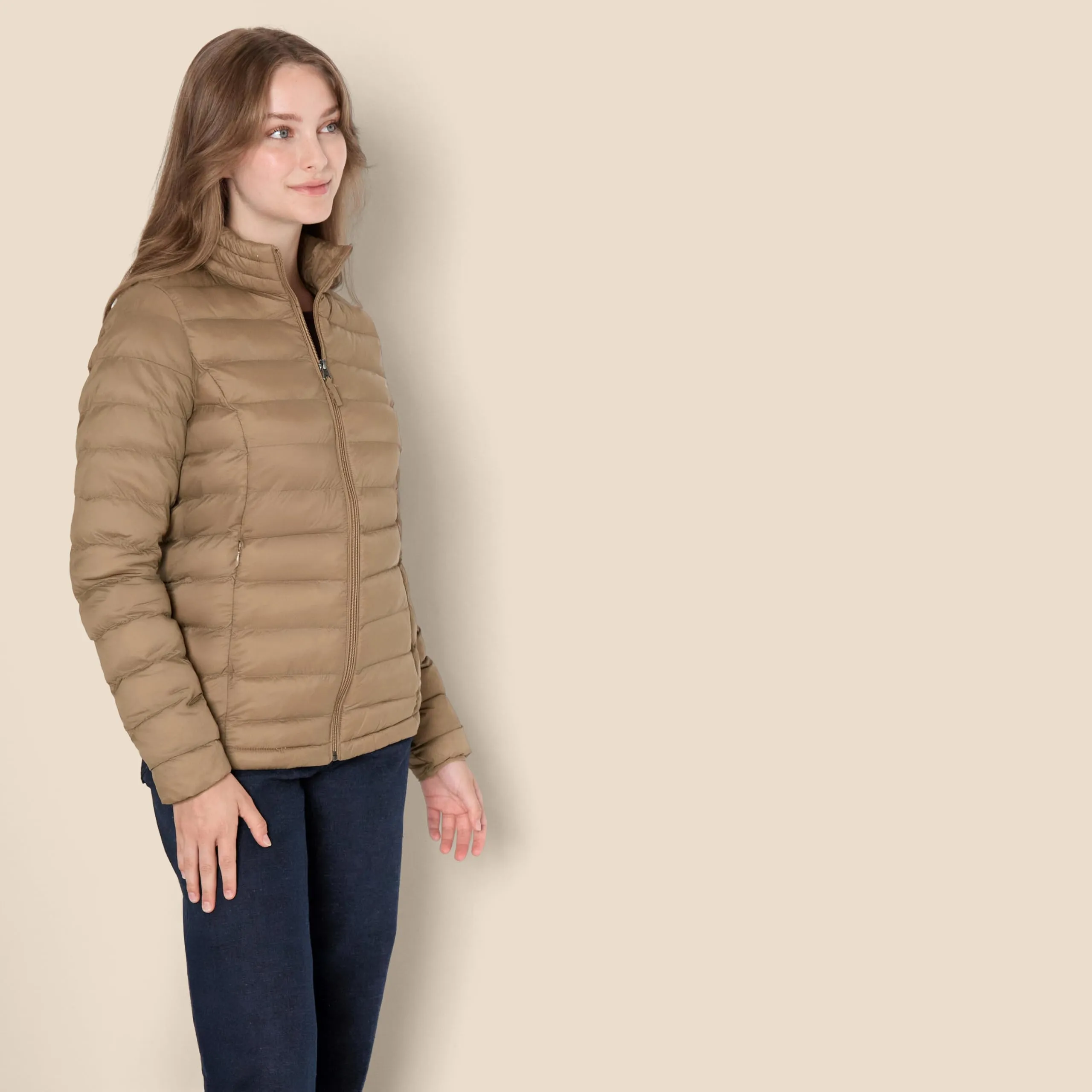 Amazon Essentials Piumino leggero resistente all'acqua ripiegabile Donna, Marrone Cenere, XL - immagine 2