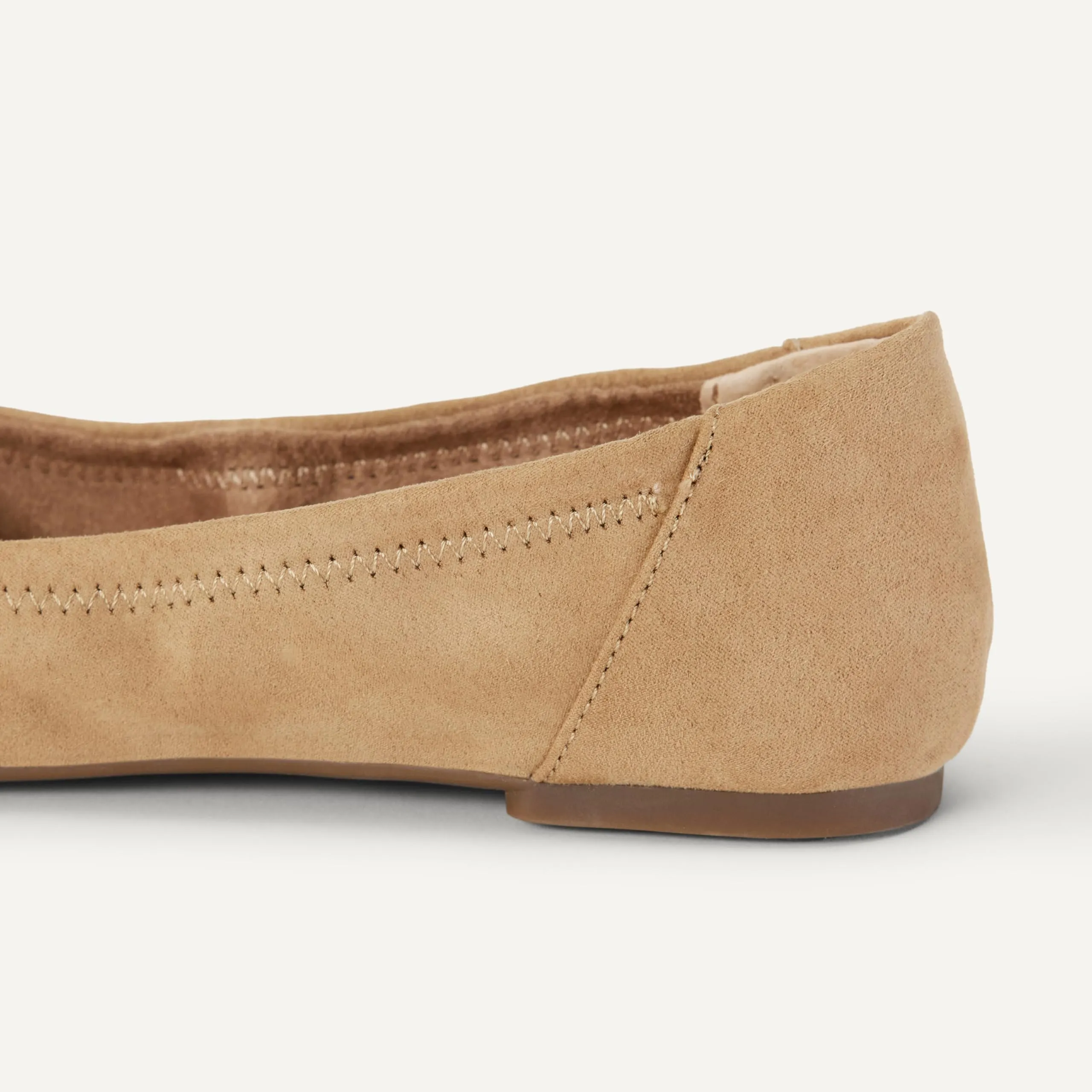 Amazon Essentials Ballerine Slip-on Donna, Tan Micro Scamosciato, 40 EU Larga - immagine 6