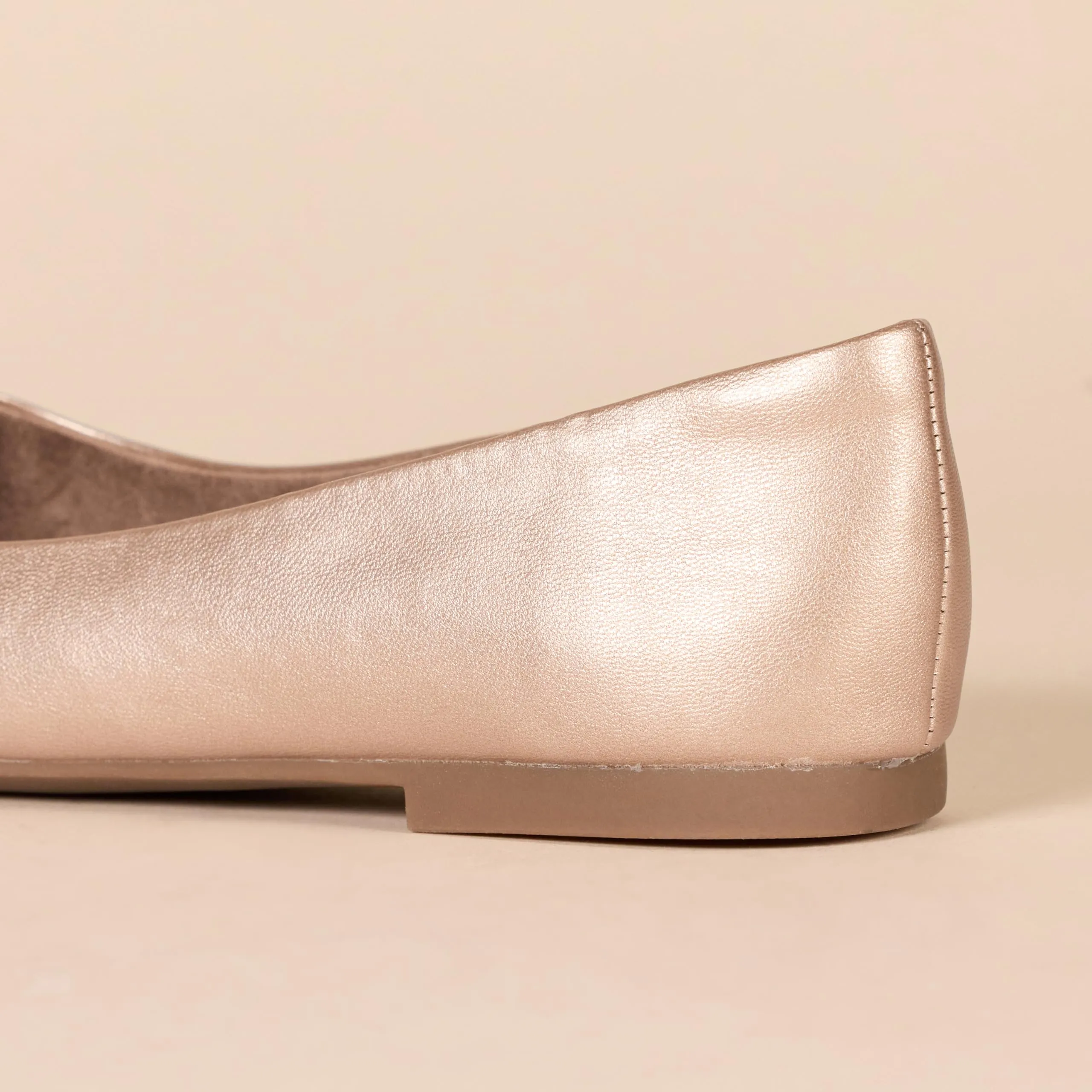 Amazon Essentials Ballerine da donna a punta, Oro Rosa, 40 - immagine 5