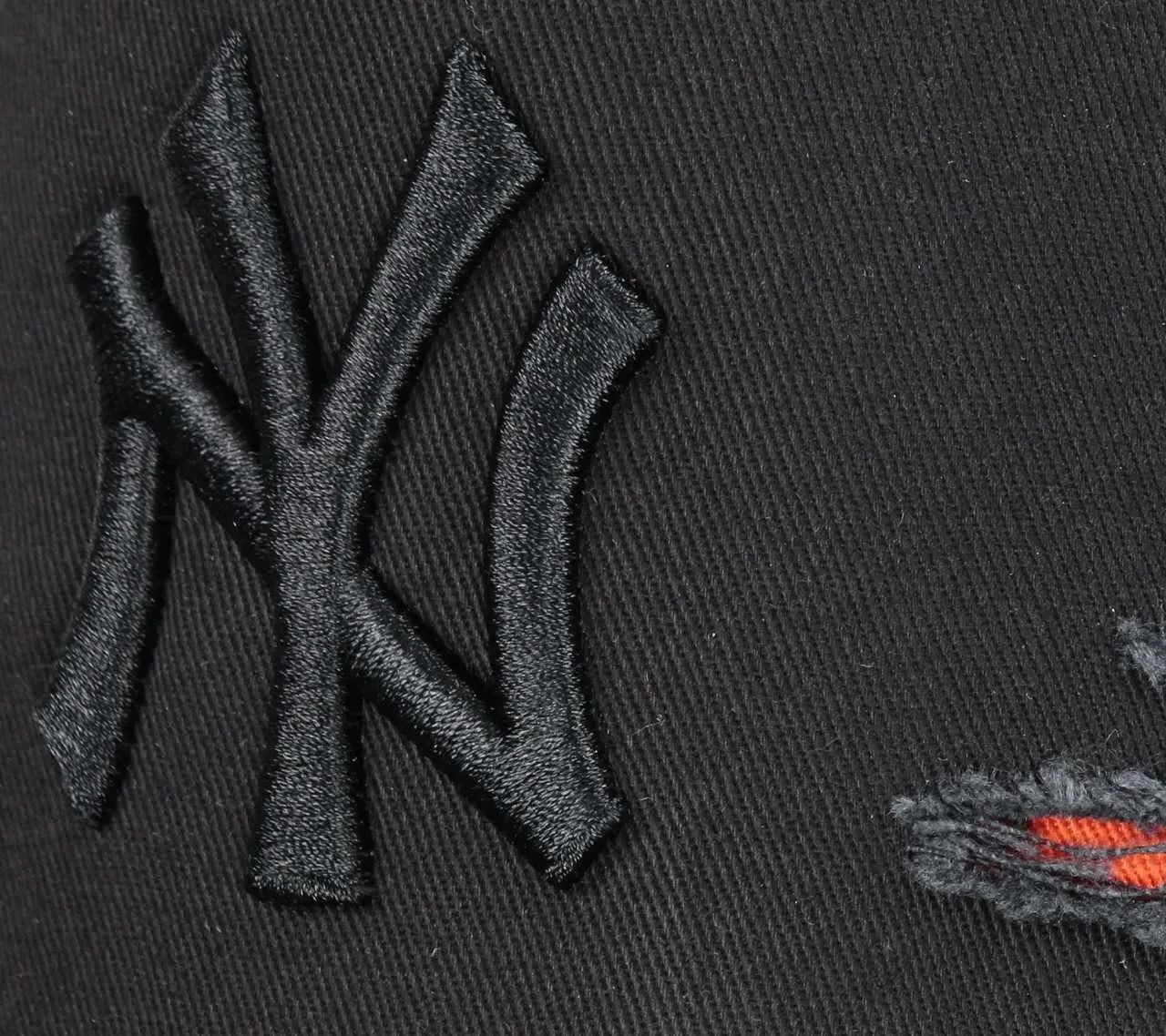 New Era New York Yankees 9Forty A-Frame Adjustable Cap - Distressed Black/Orange - immagine 4