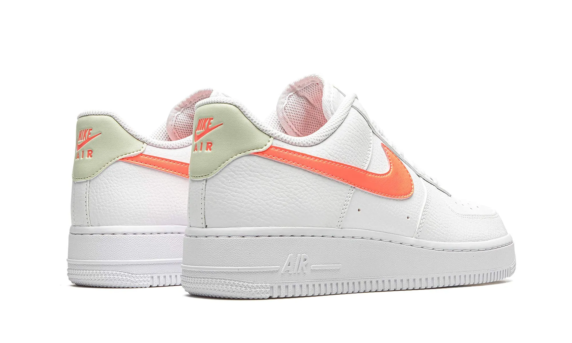 Nike Wmns Air Force 1 '07 Basketball Shoes, White Atomic Pink Fossil White, 40 EU - immagine 3