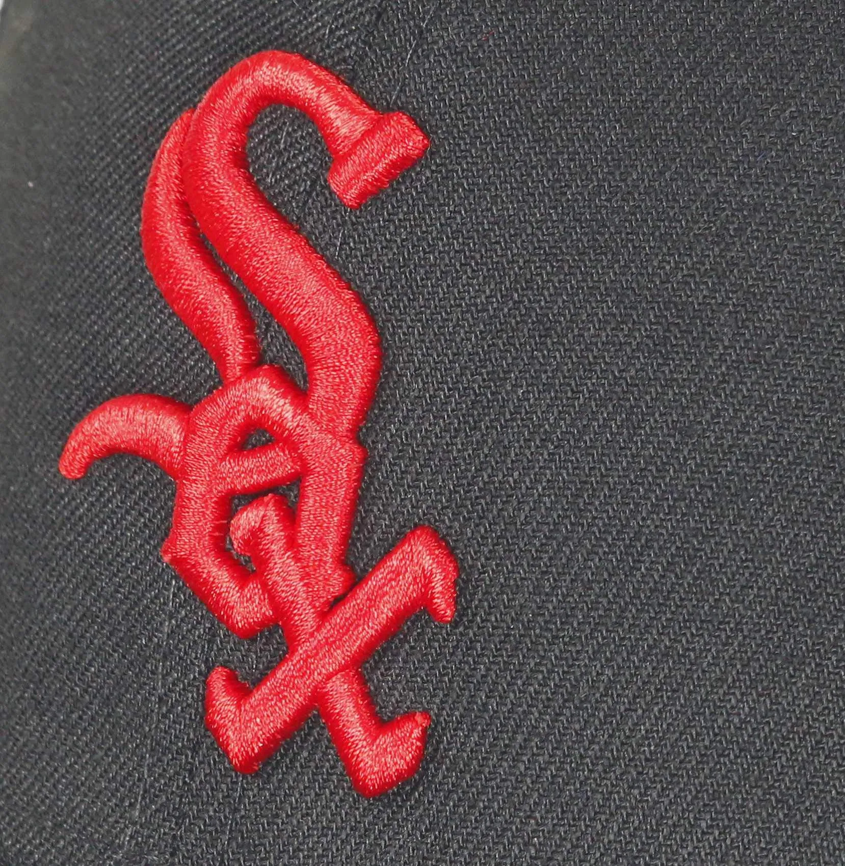 New Era Chicago White Sox 9forty Adjustable Snapback Cap MLB Essential Black/Red - One Size - immagine 3
