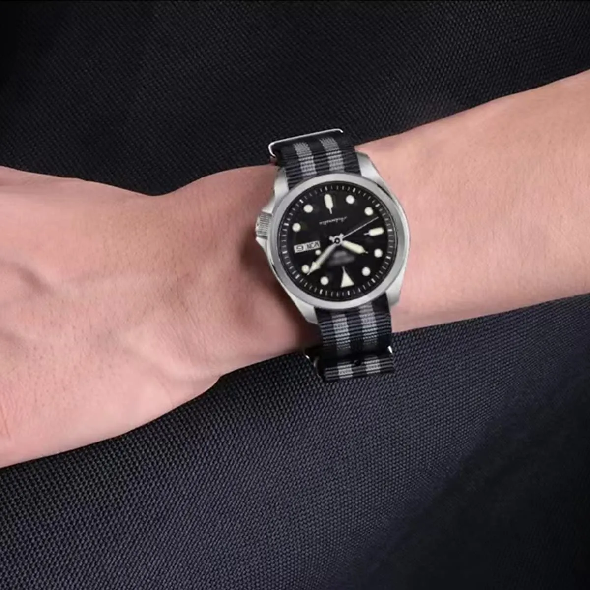 FOUUA Cinturino per orologi in nylon stile Nato, 24mm, Nero-grigio - immagine 6