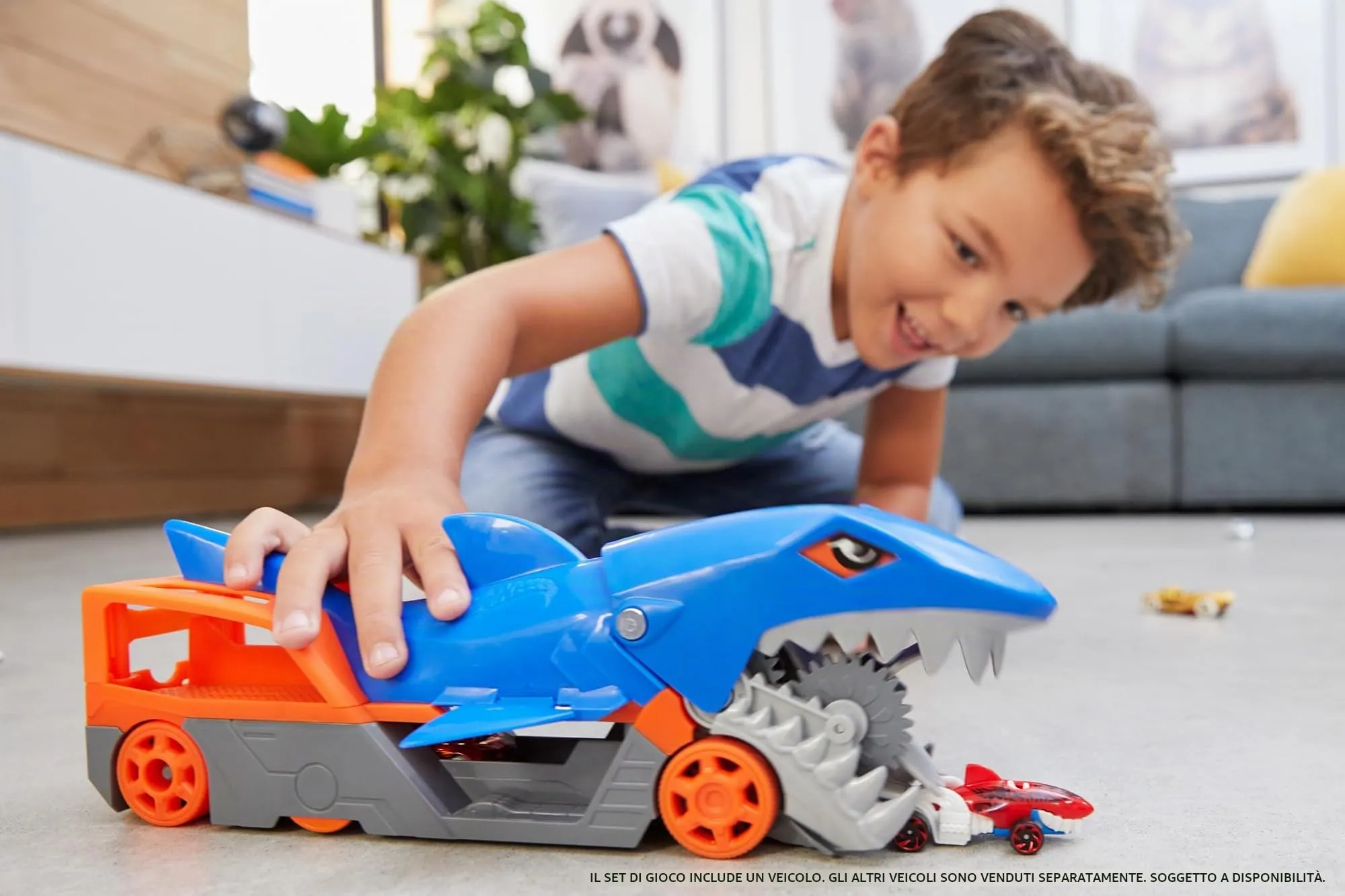 Hot Wheels Trasportatore Squalo Divoratore con veicolo 1:64 incluso - immagine 2