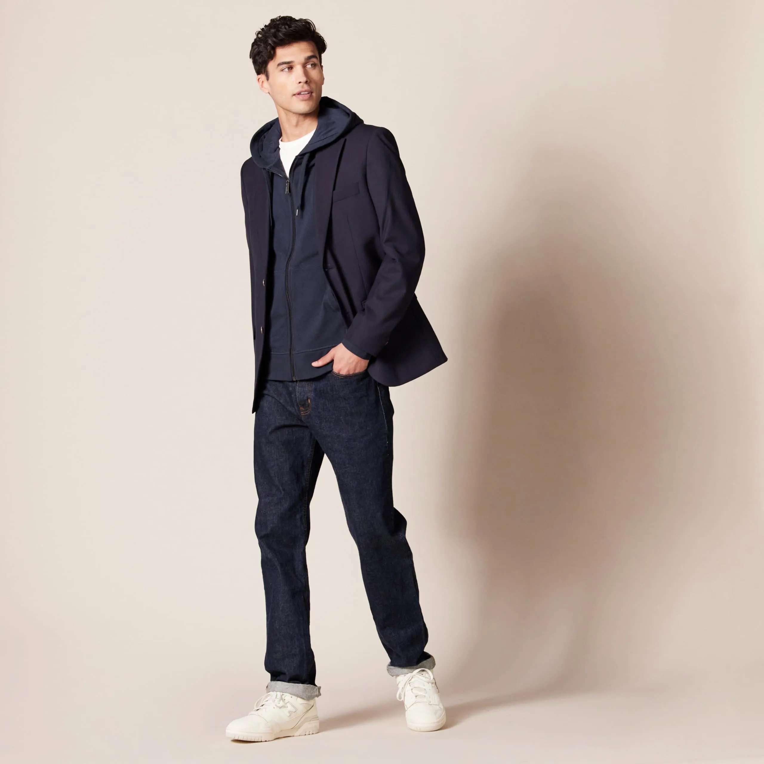 Amazon Essentials Giacca Leggera con Cappuccio e Zip Integrale Uomo, Blu Marino Scuro, M - immagine 5