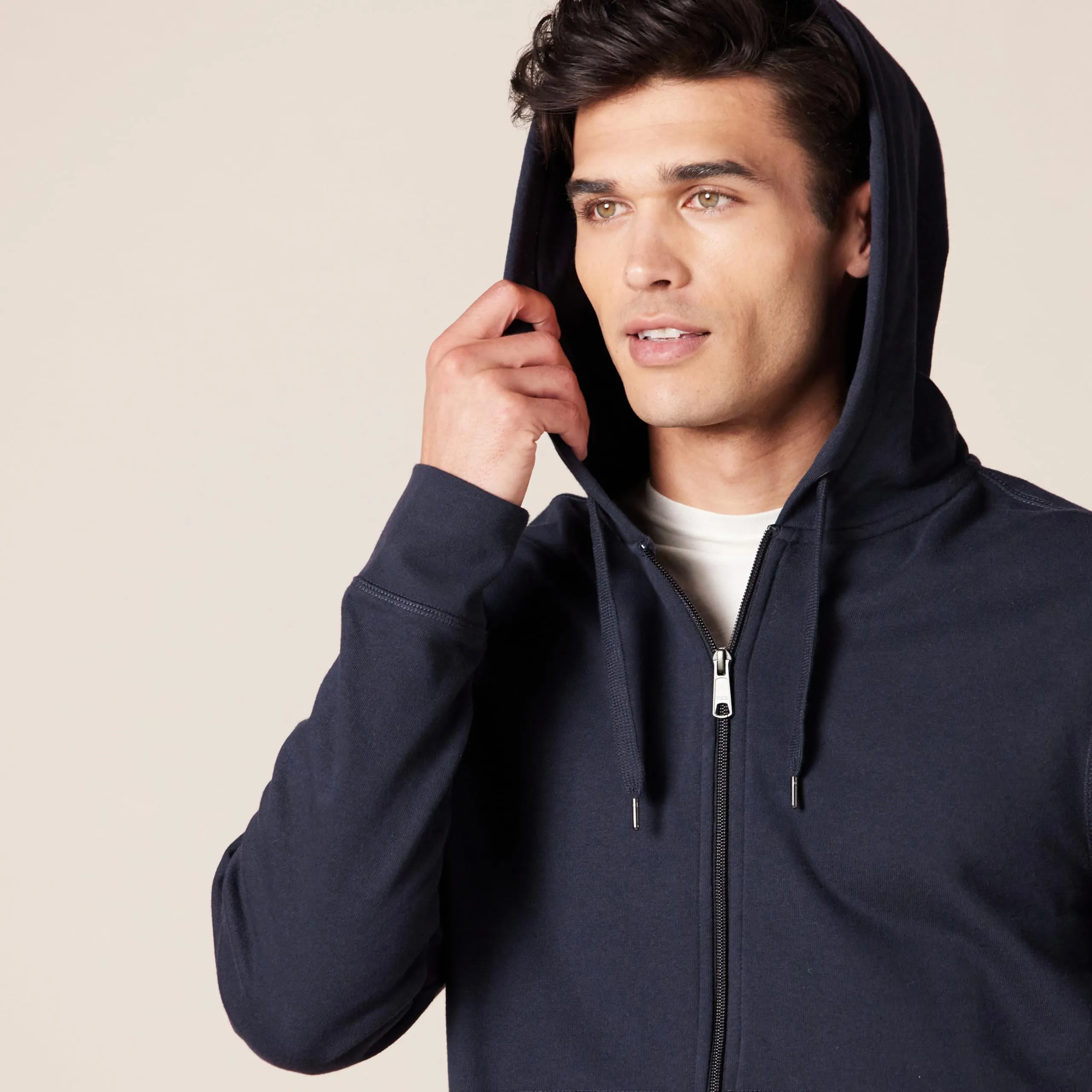Amazon Essentials Giacca Leggera con Cappuccio e Zip Integrale Uomo, Blu Marino Scuro, XS - immagine 4