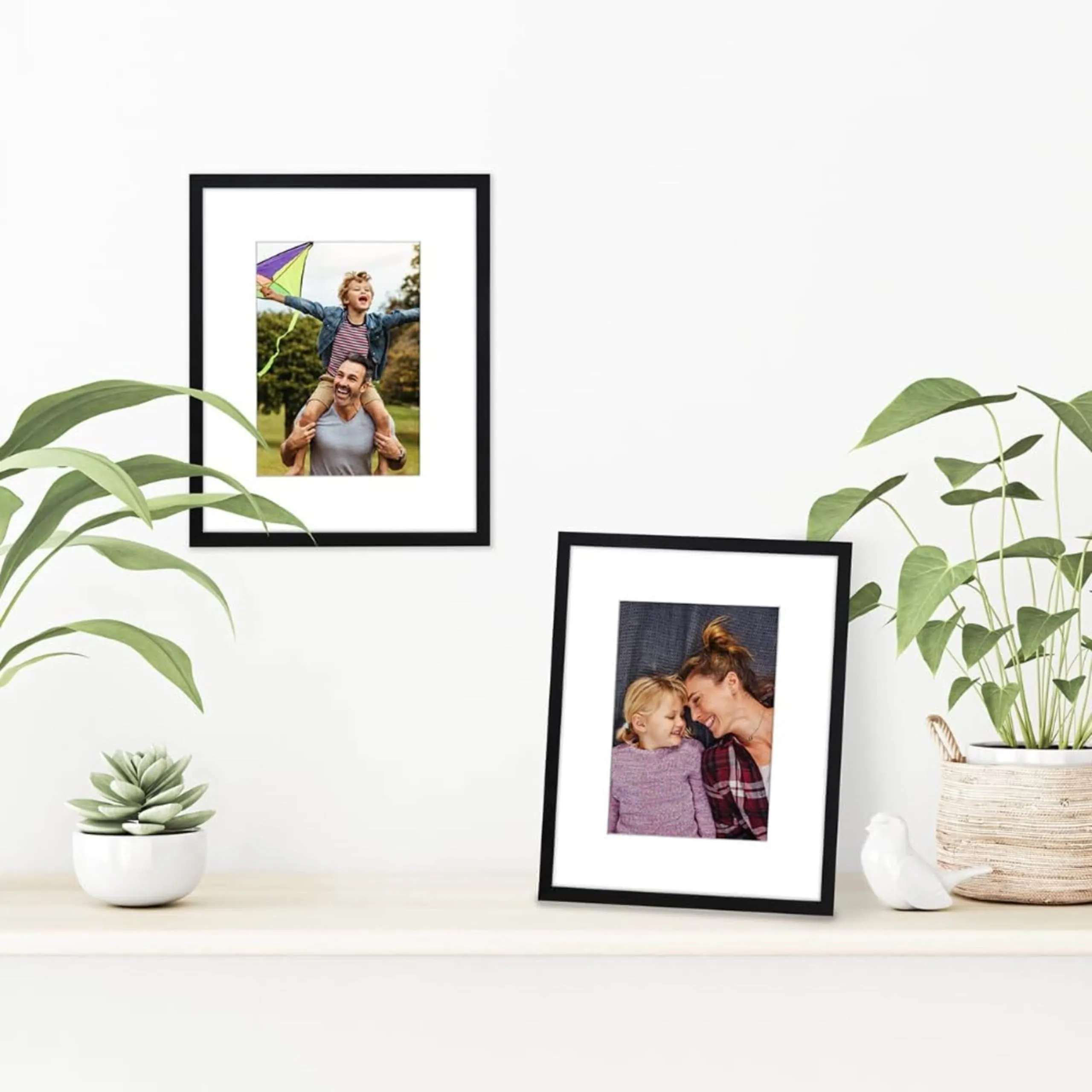 Americanflat Cornice 20x25 cm Nera con Passepartout per Foto 13x18 cm o Senza Passepartout 20x25 cm in PVC e Vetro - immagine 10