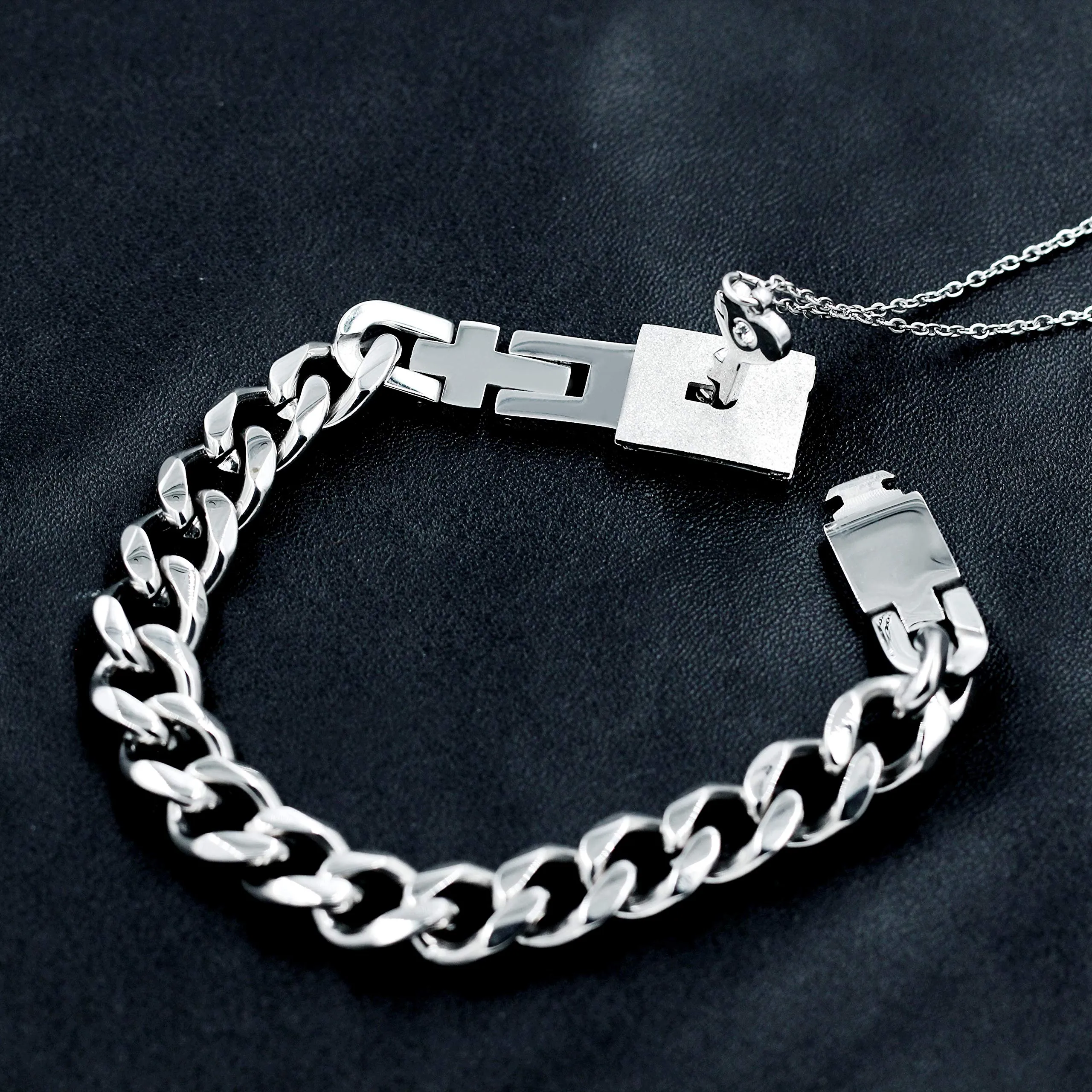 Uloveido Set di gioielli in acciaio al titanio con bracciale a lucchetto e collana con ciondolo chiave Y808 - immagine 6