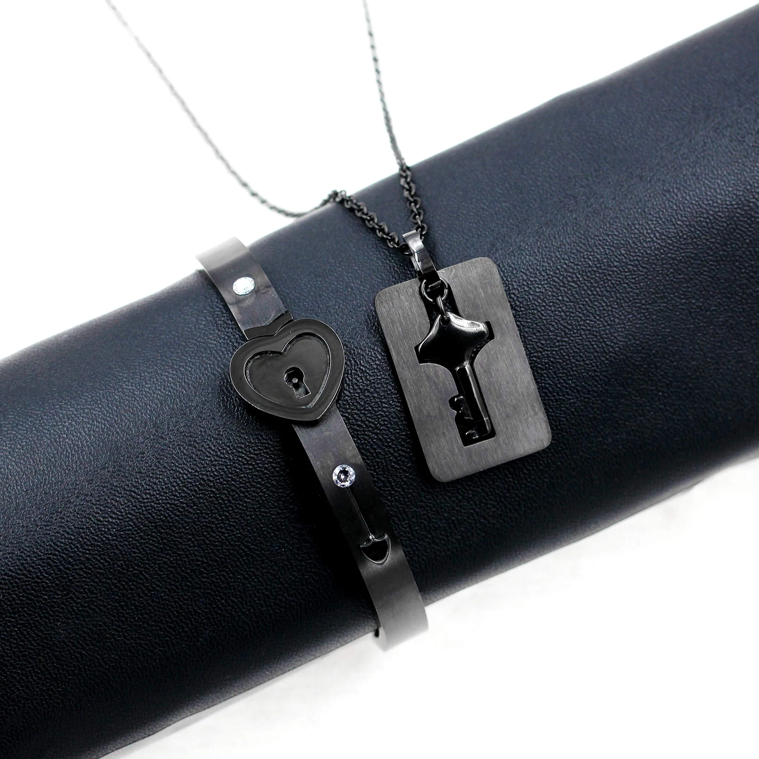 Uloveido Bracciale rigido e collana con ciondolo cuore e chiave, placcato nero, SN300-Nero - immagine 6