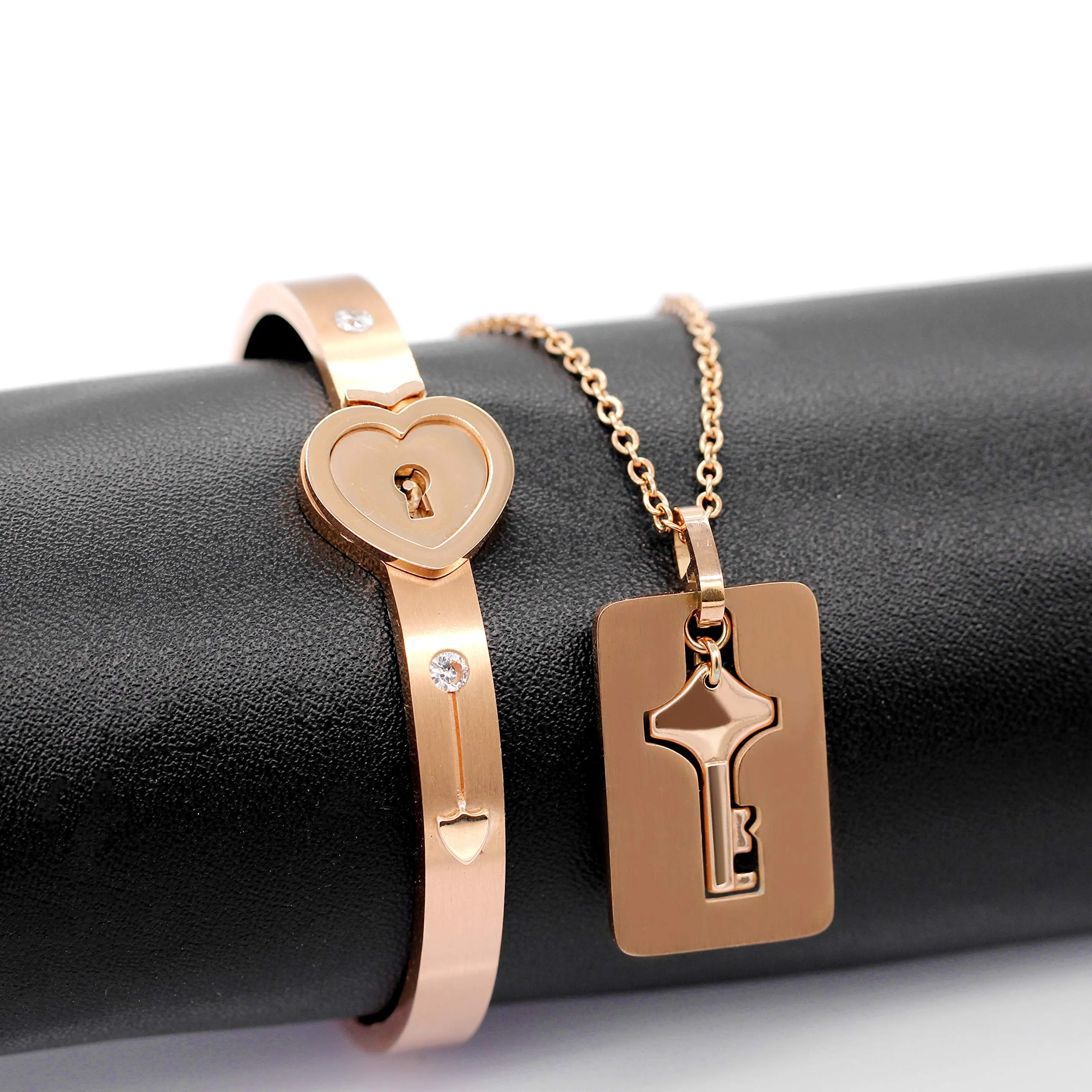 Uloveido Love Heart Key Lock Matching Bangle Bracelet & Pendant Necklace, Rose Gold Plated (2.4 inch) - immagine 6