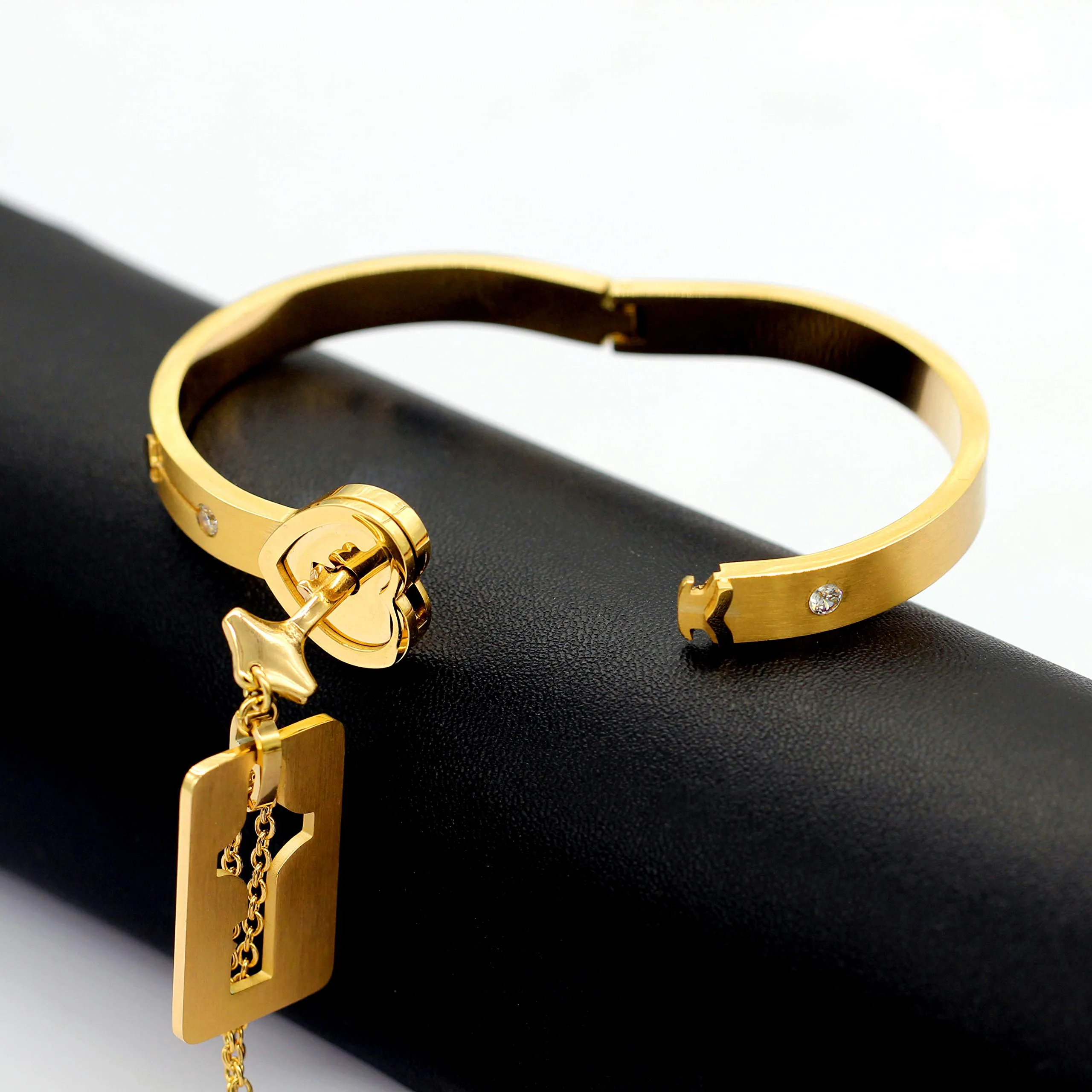 Uloveido Set Bracciale con Lucchetto a Cuore e Collana con Chiave in Acciaio al Titanio, Oro, 2,4 Pollici - immagine 5