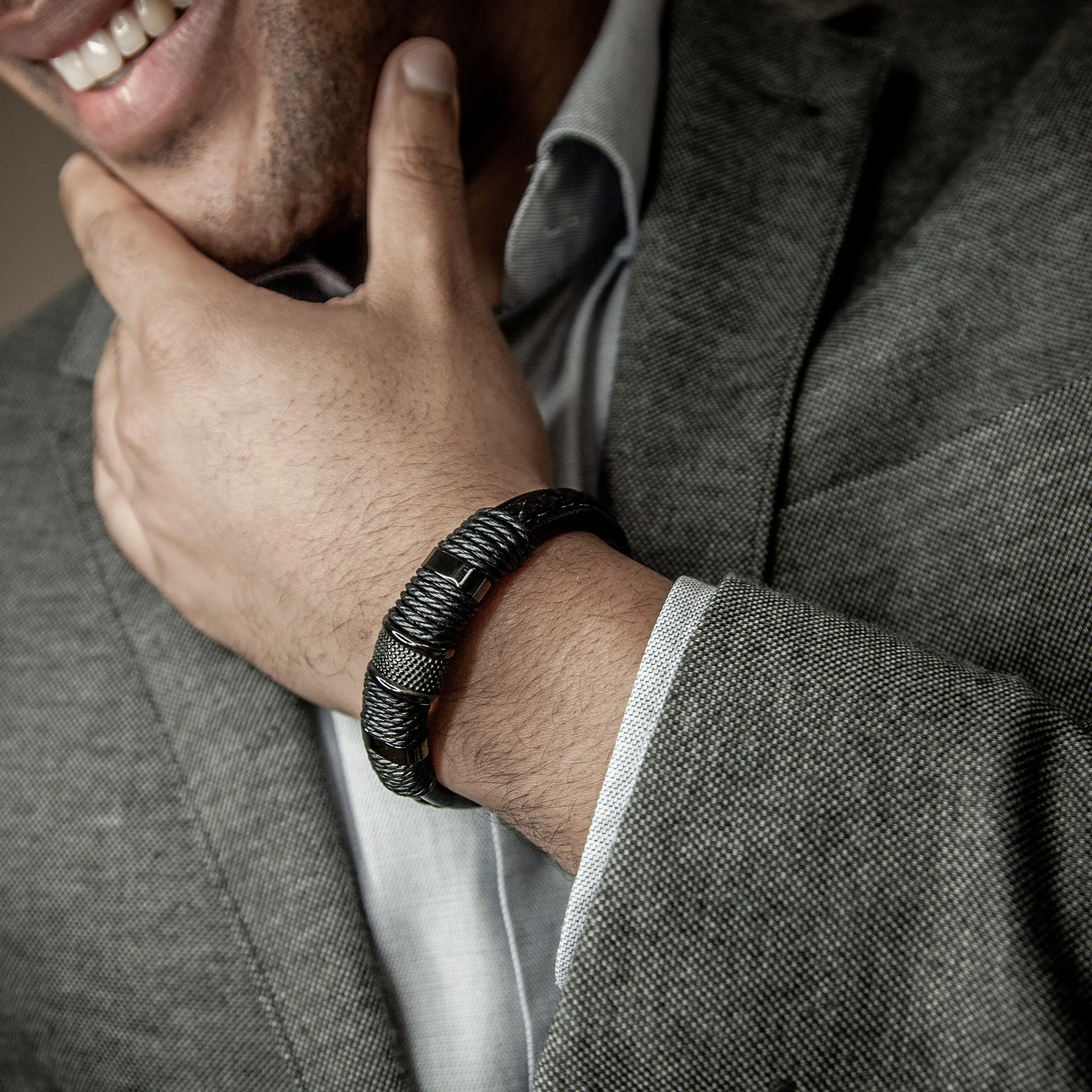 SERASAR Bracciale Uomo in Cuoio e Acciaio Nero 20cm - immagine 5