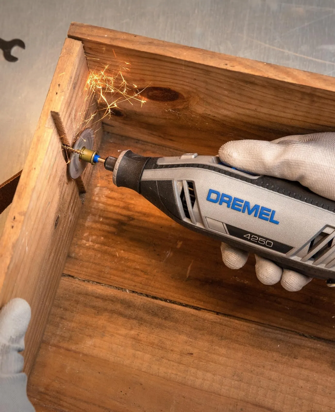 Dremel 4250 Multiutensile 175 W Kit con 3 Complementi e 45 Accessori - immagine 5