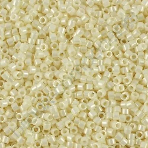 Miyuki Delica Seed Beads 11/0, Ceylon Cream (#DB0203), 5g, Japanese Glass - immagine 1