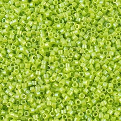 Miyuki Delica Seed Beads 11/0 Opaque Lime AB DB0169 5g - immagine 1