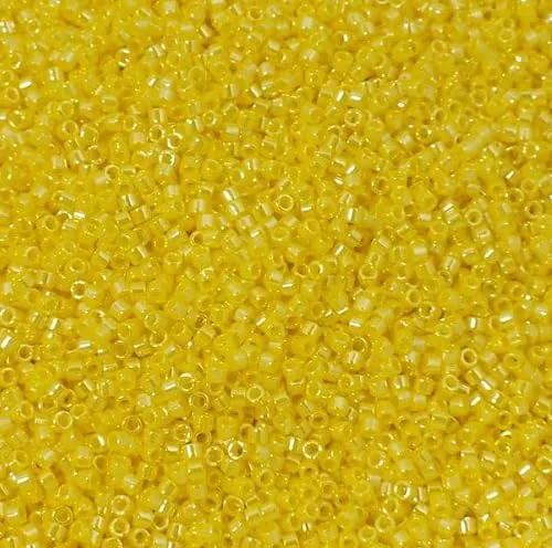 Miyuki Delica Seed Beads 11/0 Opaque Canary Luster #DB1562 5g - immagine 1