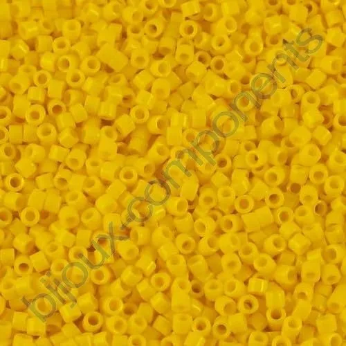 Miyuki Delica Seed Beads 11/0, Opaque Dark Yellow (#DB1132), 5g, Glass, Japan - immagine 1