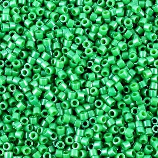 Miyuki Delica Seed Beads 11/0, Opaque Green Dyed (#DB0656), 5g, Japanese Glass - immagine 1