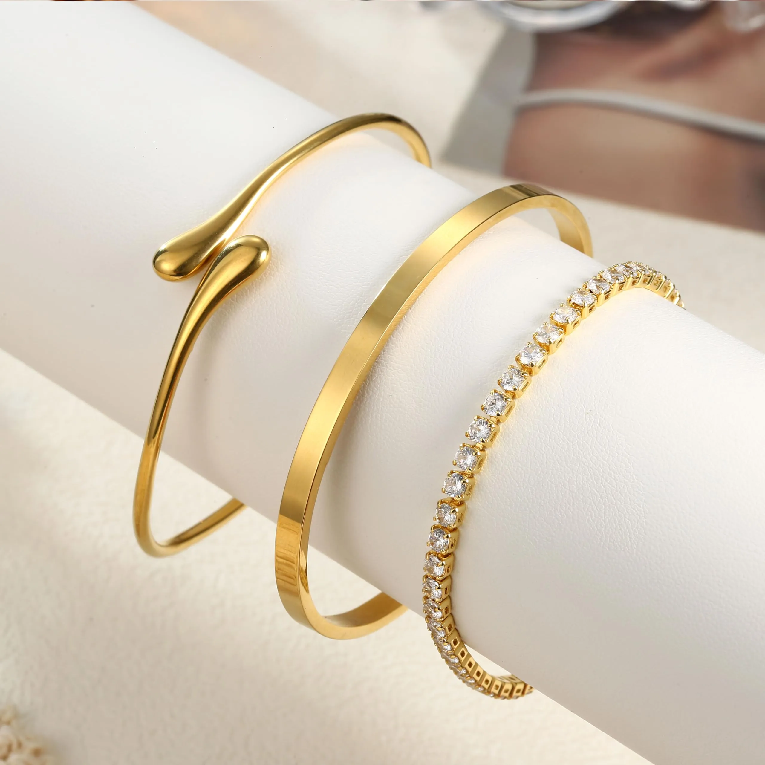 YADOCA Set di 3 Bracciali Rigidi Donna in Acciaio Inossidabile Placcati Oro 14k - immagine 7