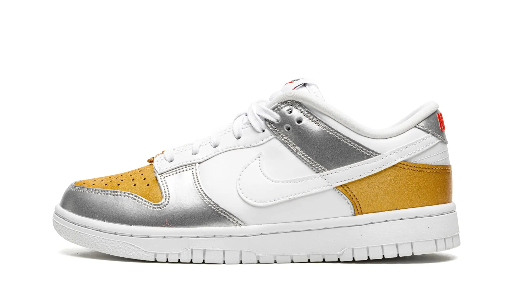 Nike W Dunk Low Oro Bianco Argento University Red 38 EU - immagine 1
