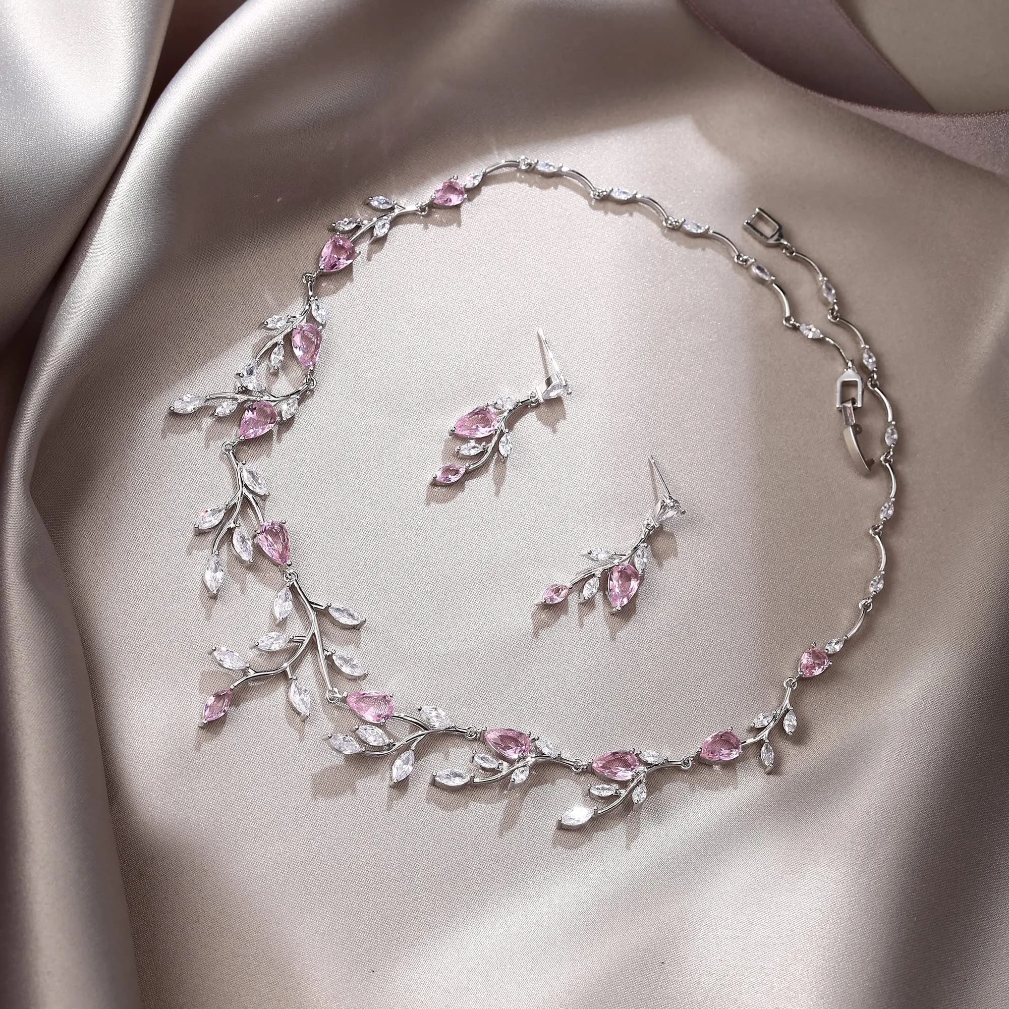 EVER FAITH Set Collana e Orecchini con Zirconia Cubica Rosa a Goccia Pera - immagine 5