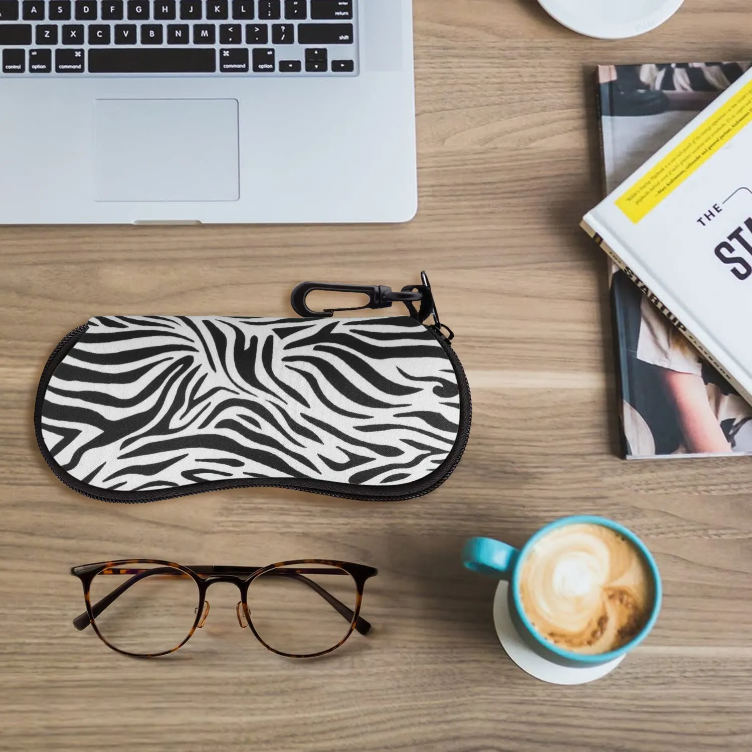 MoKo Custodia Protettiva Occhiali in Neoprene con Chiusura a Cerniera - Zebra - immagine 7
