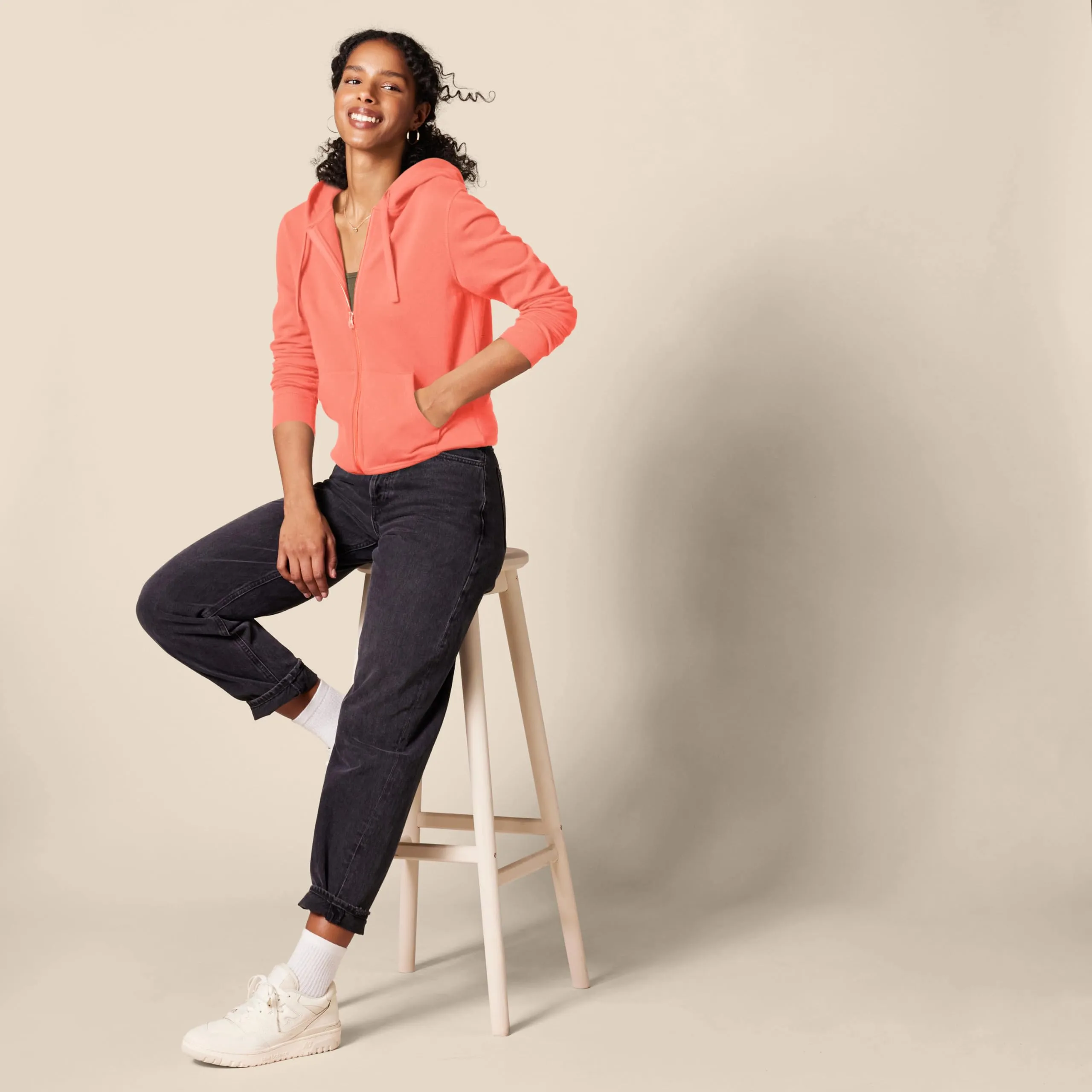 Amazon Essentials Felpa con Cappuccio da Donna in Pile di Spugna Francese con Zip Intera, Rosa Brillante, XS - immagine 5