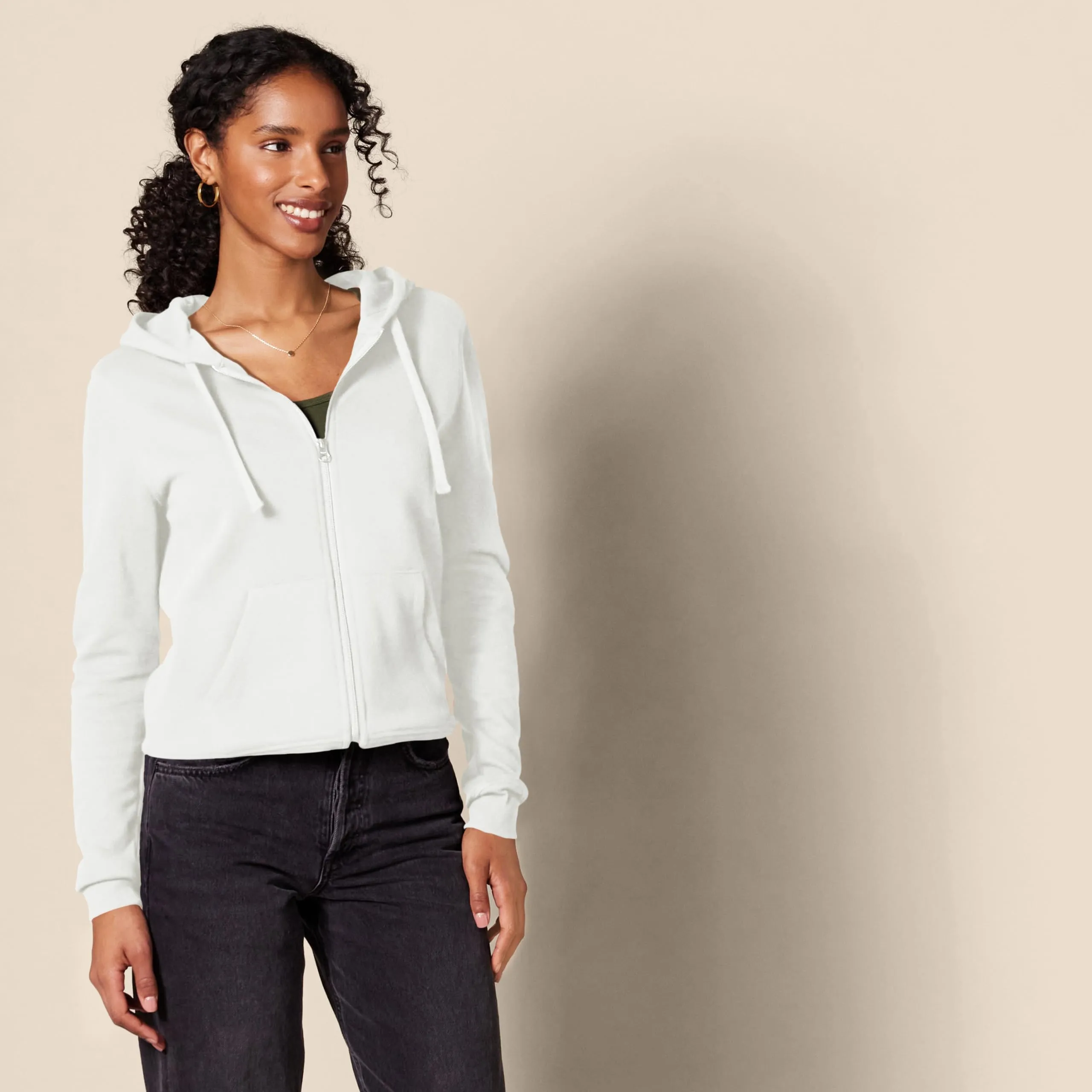 Amazon Essentials Felpa con Cappuccio e Zip Intera da Donna, Avorio, S - immagine 3