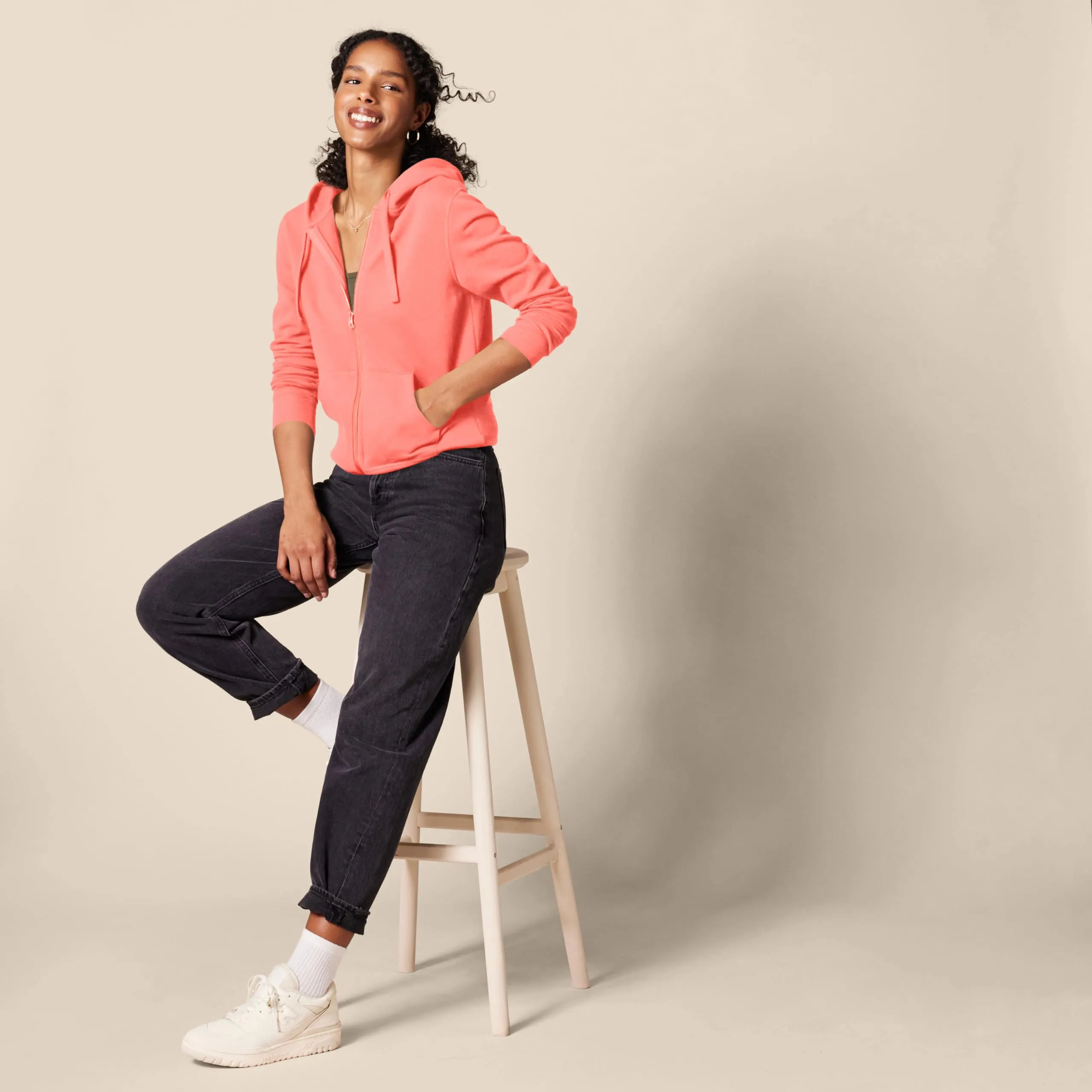 Amazon Essentials Felpa con cappuccio da donna in pile di spugna francese con cerniera intera, Rosa Corallo, XL - immagine 5