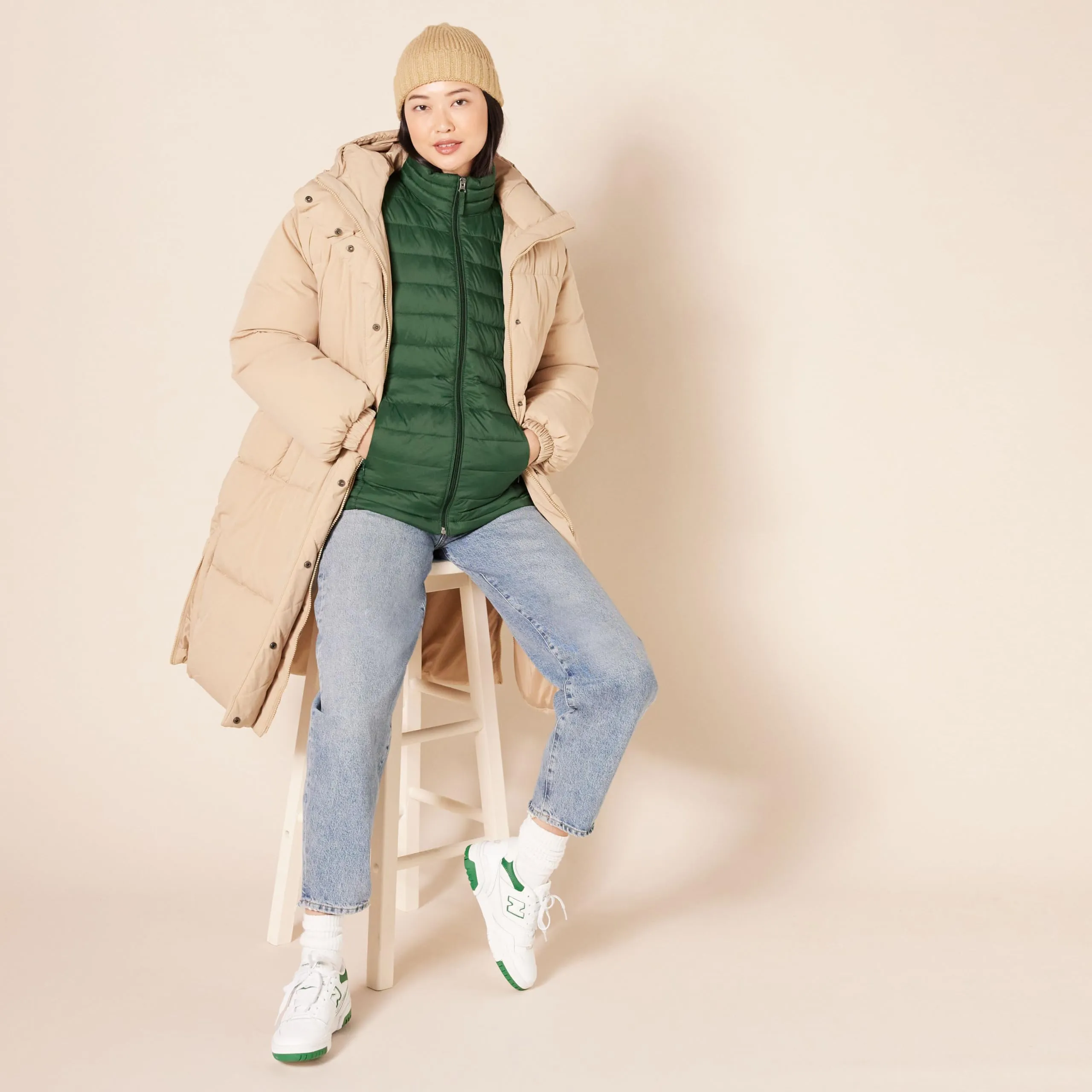 Amazon Essentials Piumino Leggero Resistente all'Acqua Ripiegabile Donna, Verde Scuro, S - immagine 5