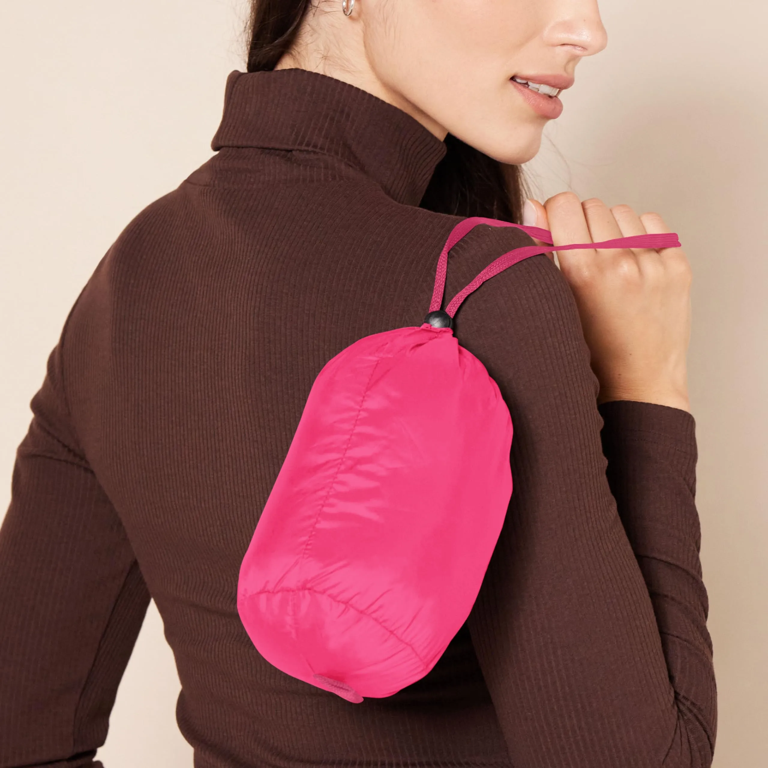 Amazon Essentials Piumino Leggero Resistente all'Acqua Ripiegabile Donna, Rosa Shocking, L - immagine 4