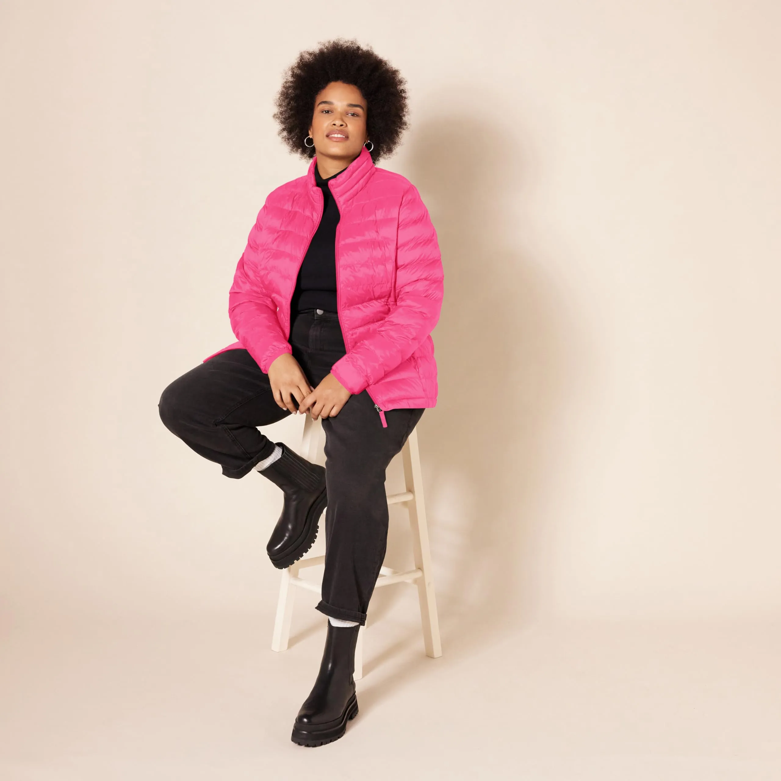 Amazon Essentials Piumino Leggero Resistente all'Acqua Ripiegabile Donna, Rosa Shocking, L - immagine 8
