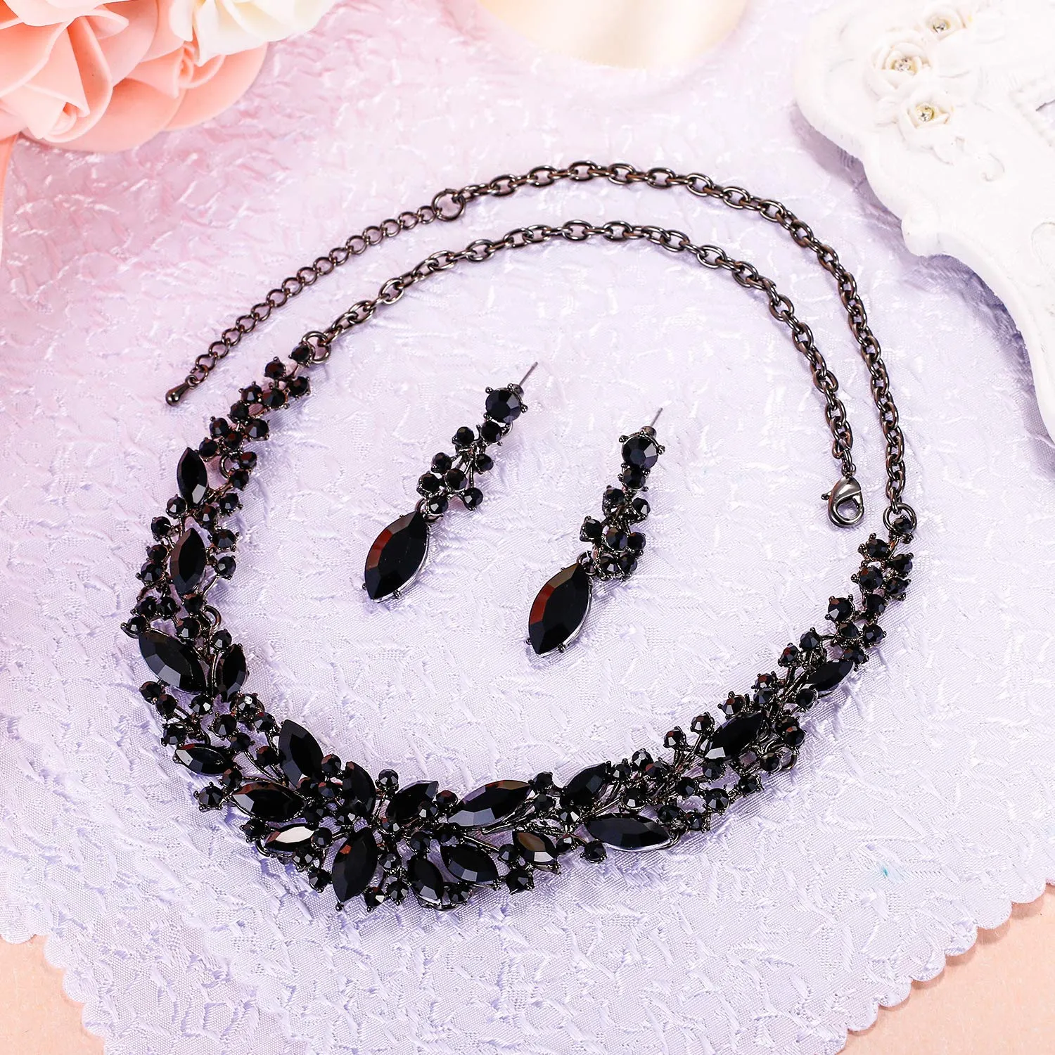 Clearine Set Collana e Orecchini Matrimonio in Cristallo Austriaco Marquise, Nero-Argento - immagine 3