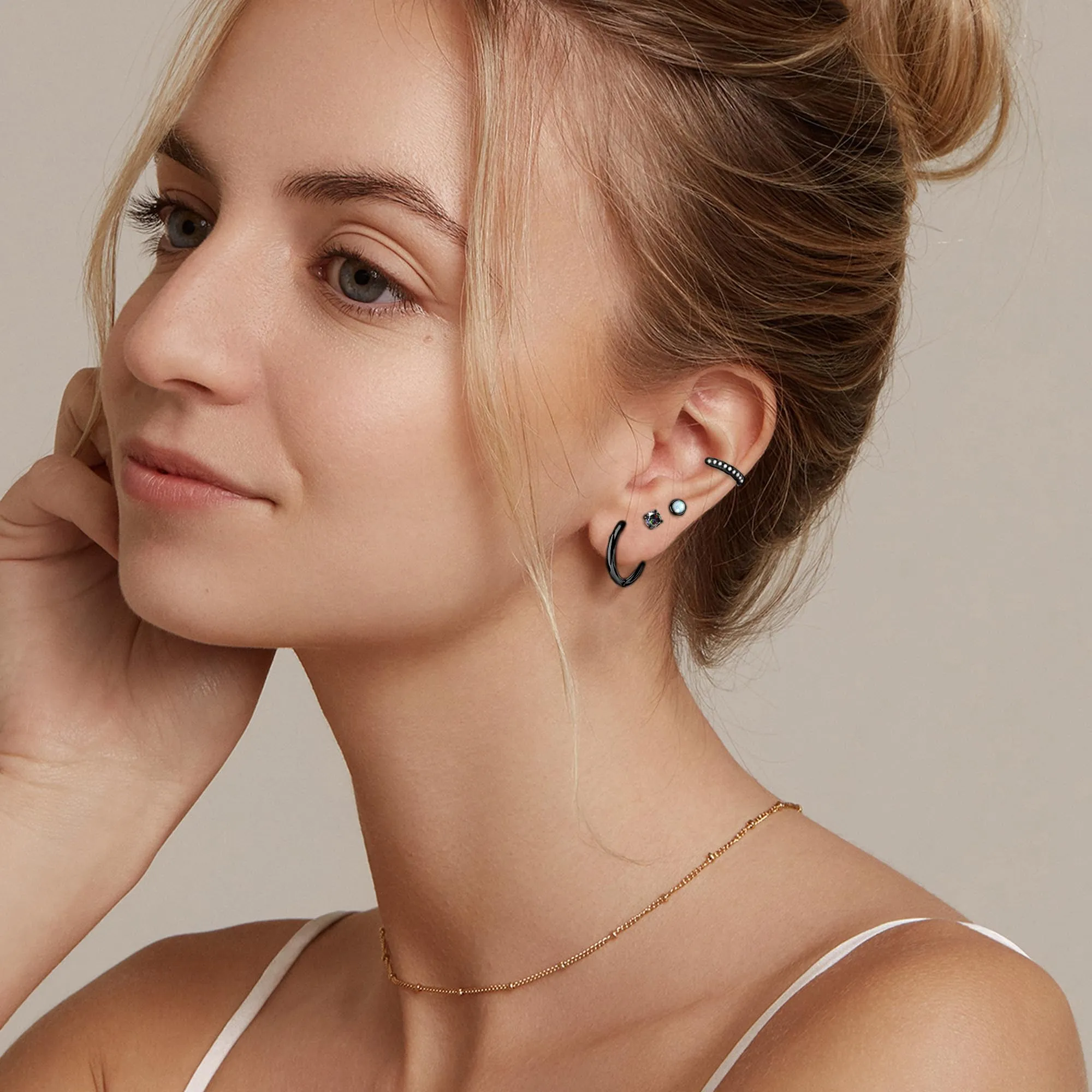 LOFITOR Set 9 Paia Orecchini in Titanio Ipoallergenici per Donne e Uomini, Piercing a Cerchio e Stud per Helix Trago Conch (Argento, Oro, Nero) - immagine 2