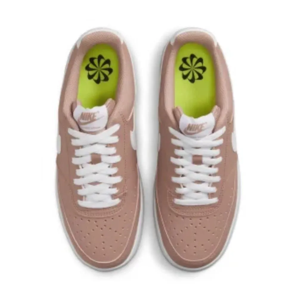 Nike Women's Court Vision Low Next Nature, Rose Whisper/White-Volt-Black, DH3158-600, 41 EU - immagine 3