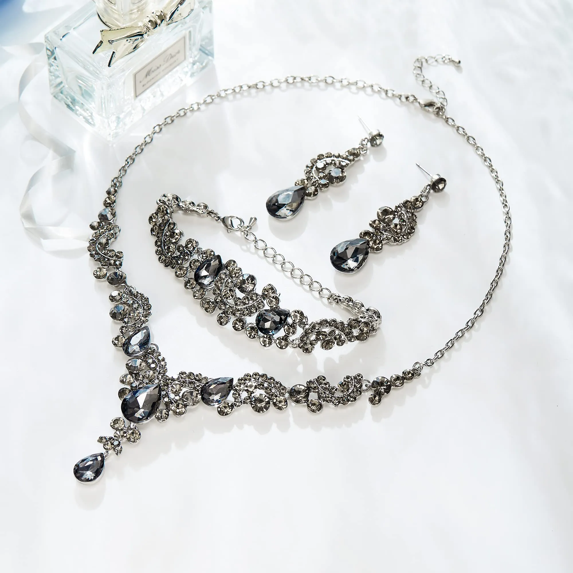 EVER FAITH Set di Gioielli in Cristallo Art Deco Floreale con Collana, Bracciale, Anello e Orecchini - immagine 3