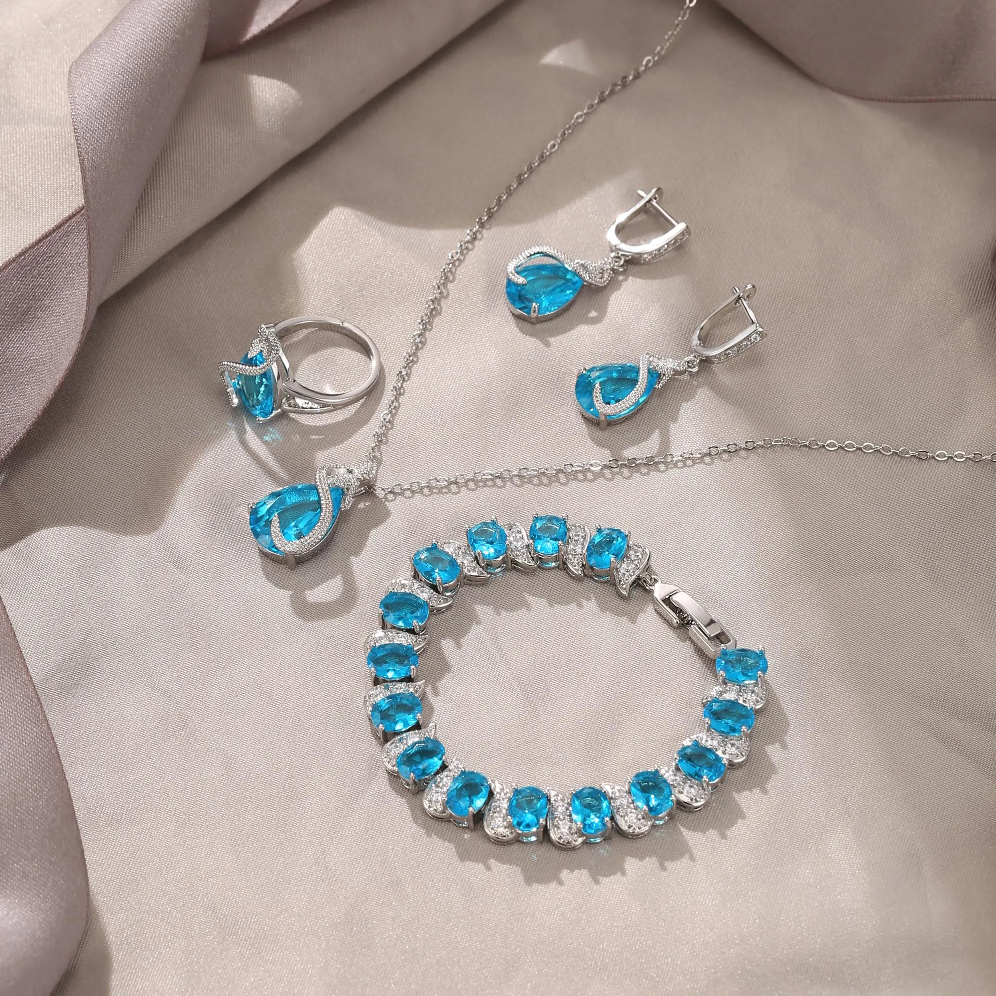 EVER FAITH Set di gioielli da sposa con Smeraldo e Zirconia Cubica, Collana Orecchini Bracciale e Anello - immagine 5