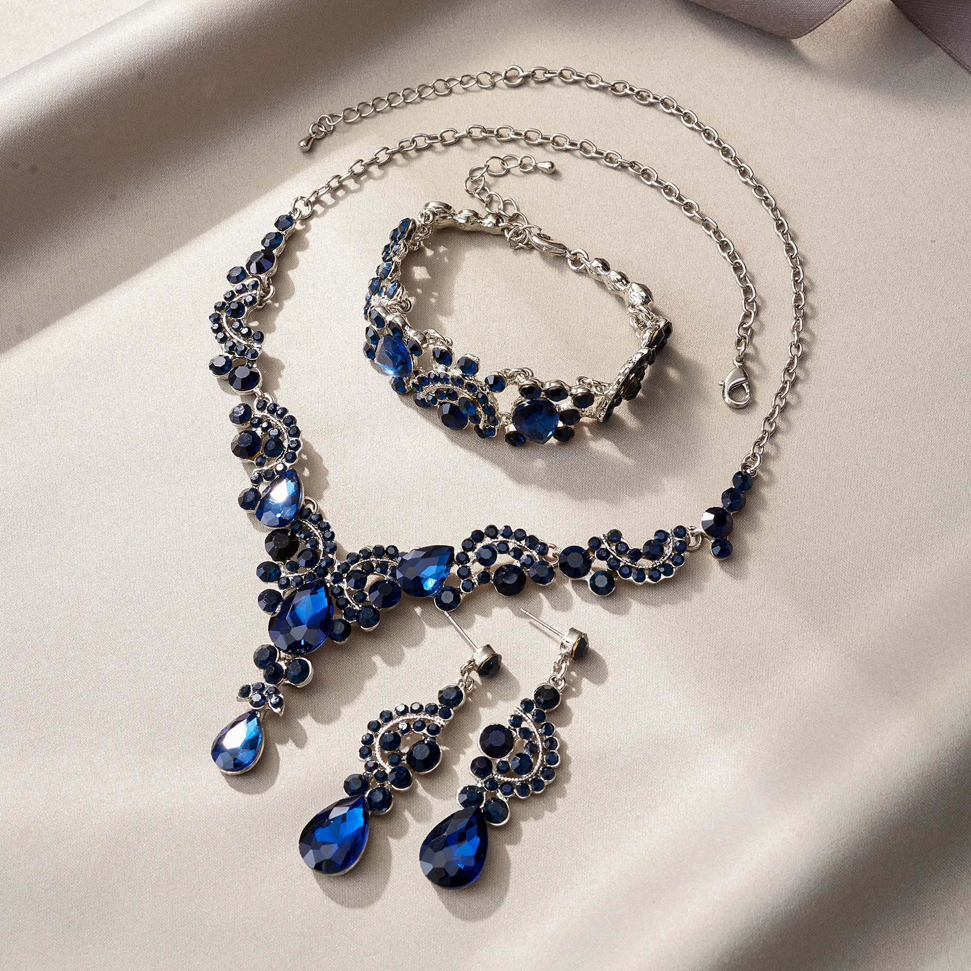 EVER FAITH Set di gioielli in cristallo Art Deco floreale con collana, orecchini e bracciale - immagine 3