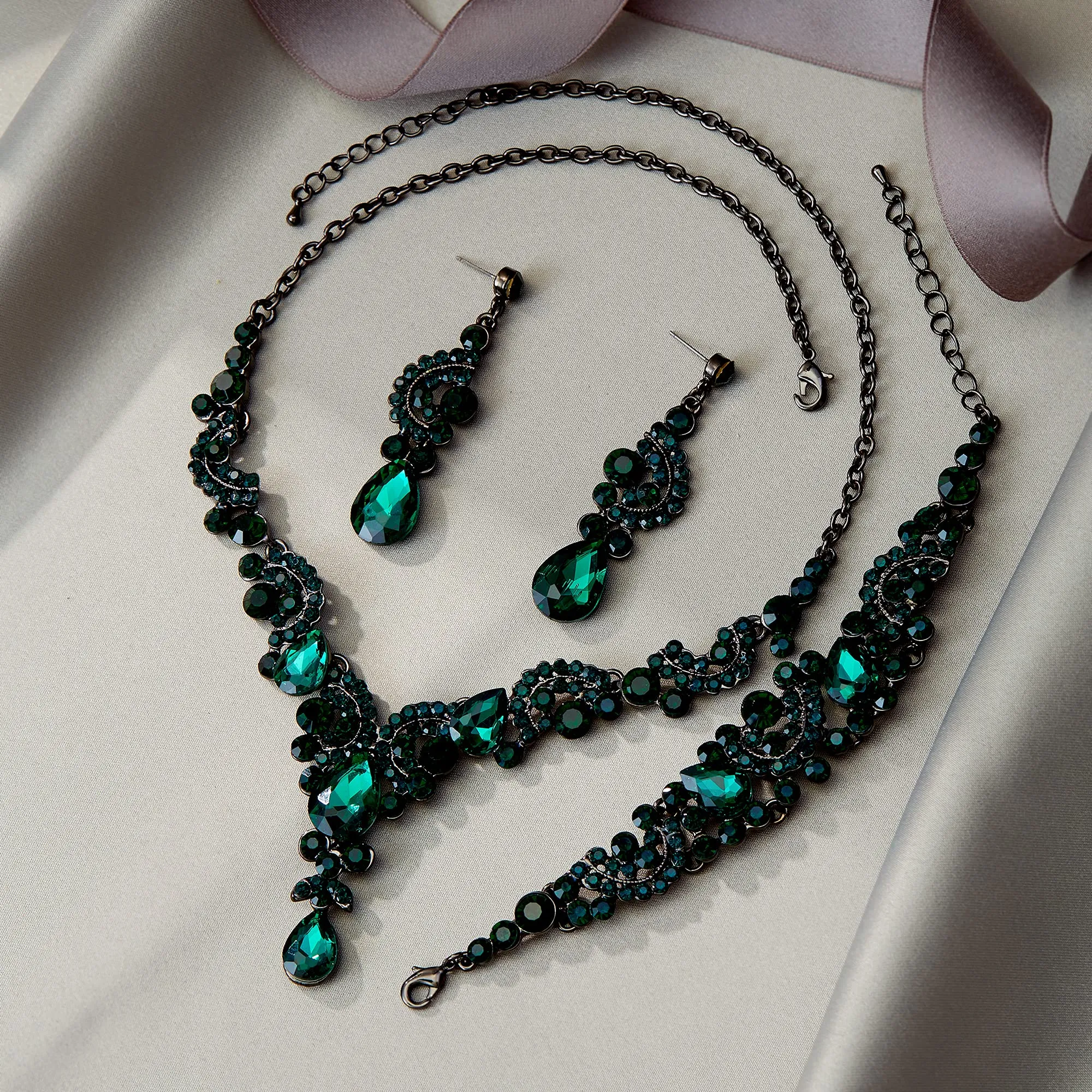 EVER FAITH Set di Gioielli in Cristallo Art Deco Floreale con Collana, Bracciale, Anello e Orecchini - immagine 3