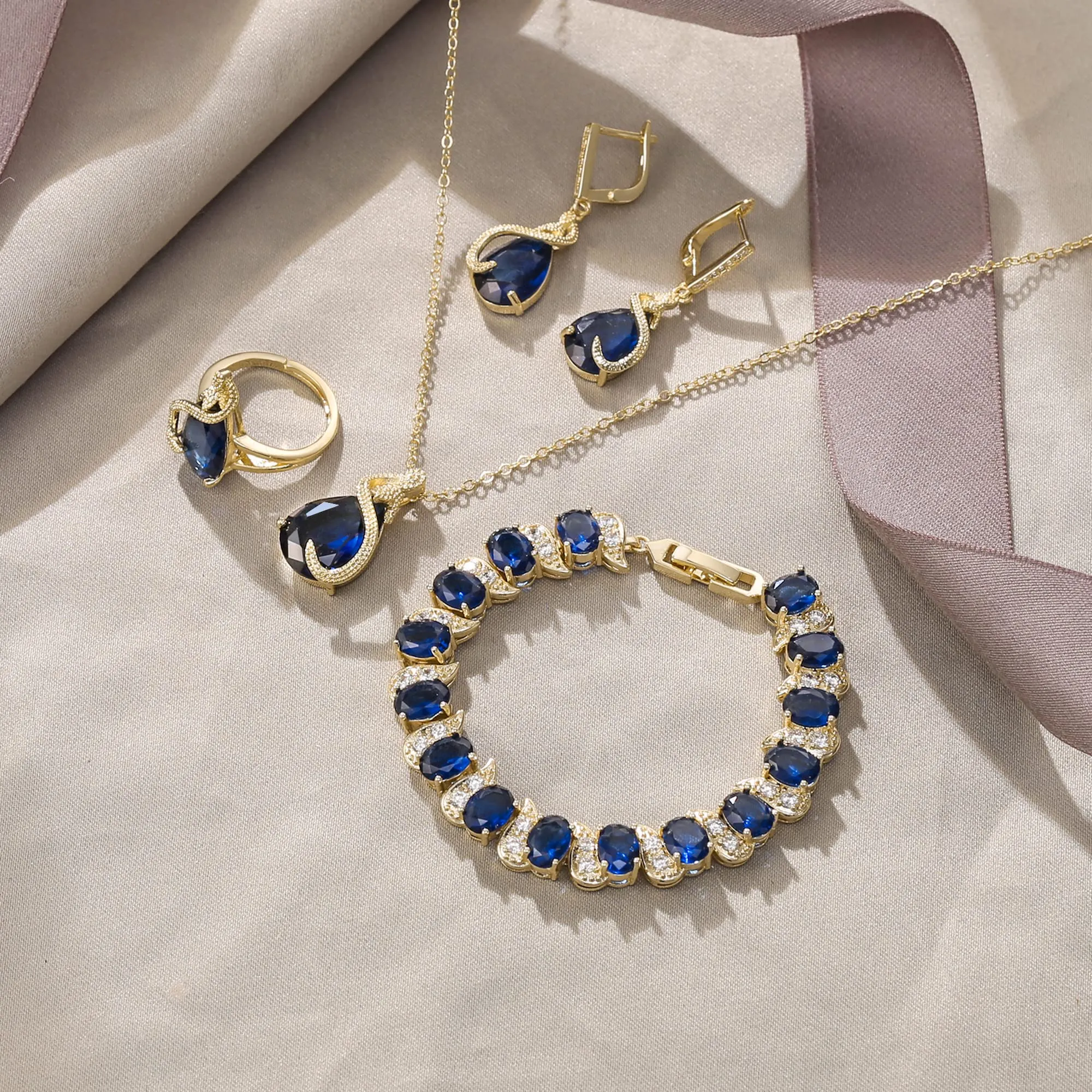 EVER FAITH Set di gioielli da sposa in Zirconia Cubica Smeraldo con Collana, Orecchini, Bracciale e Anello - immagine 4