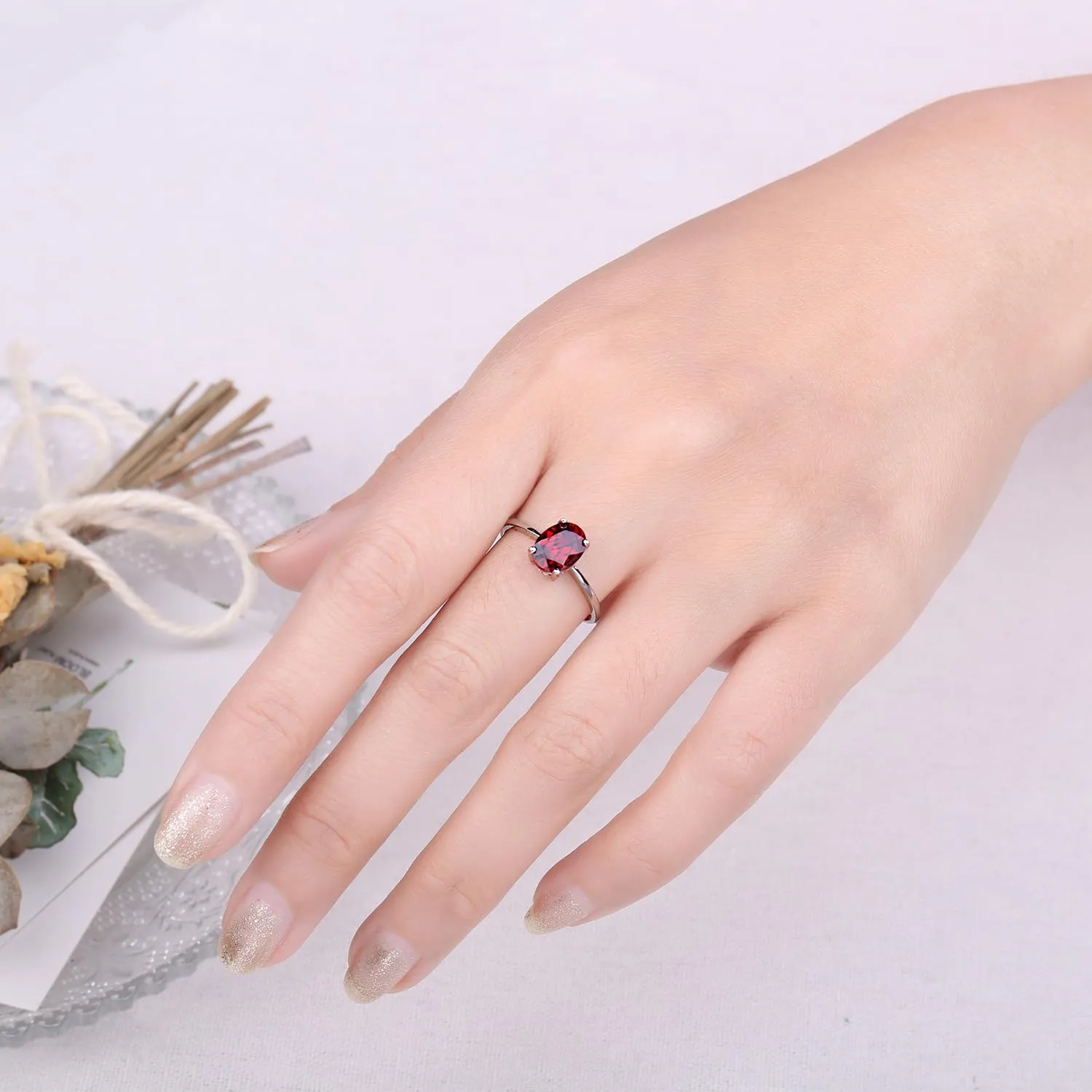 JewelryPalace Anello Solitario Donna in Oro Bianco 14K con Granato Rosso Naturale Taglio Ovale, Misura 8 - immagine 4