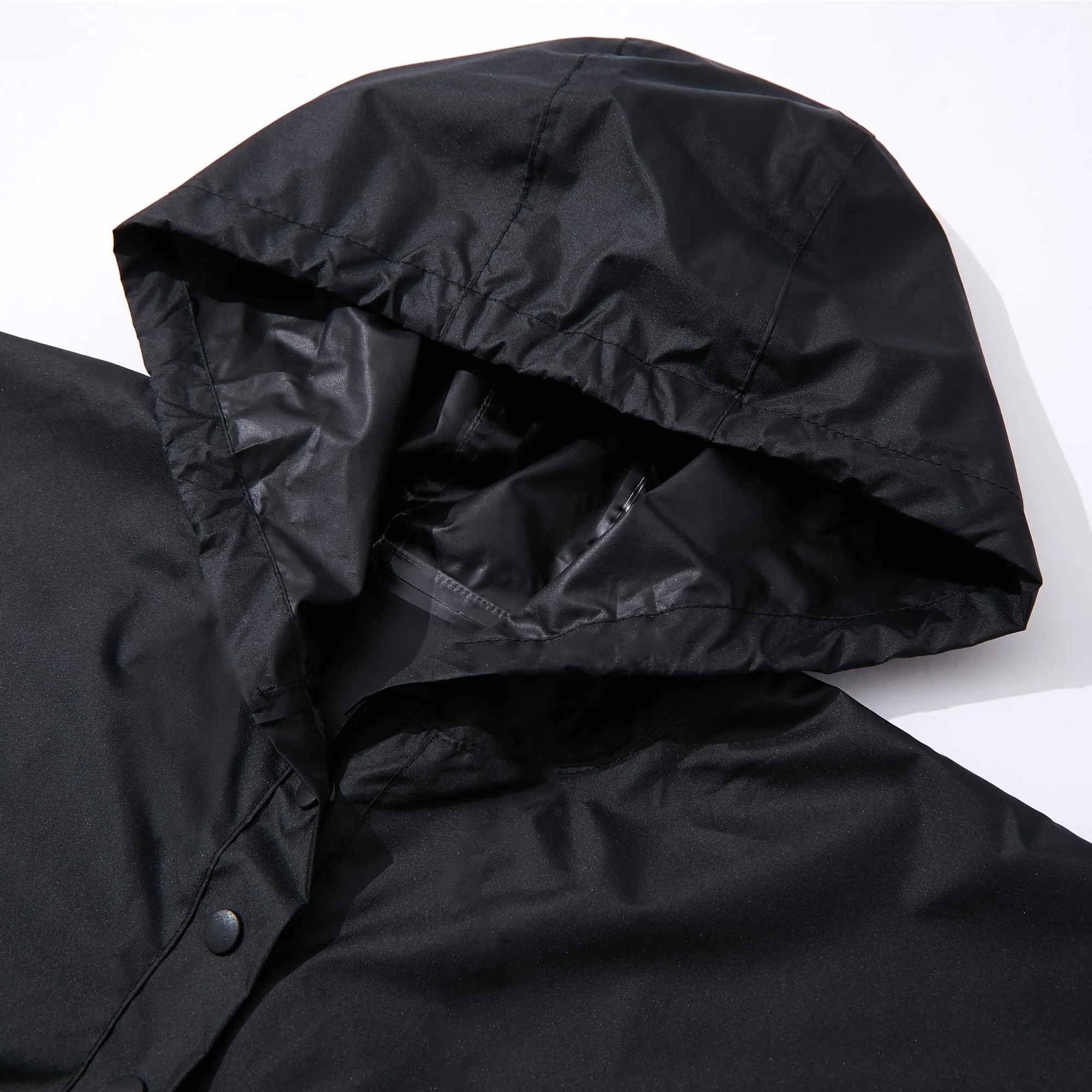 QIKADO Poncho Antipioggia Bambino con Cappuccio e Bottoni, Nero, L (5-8 anni) - immagine 2