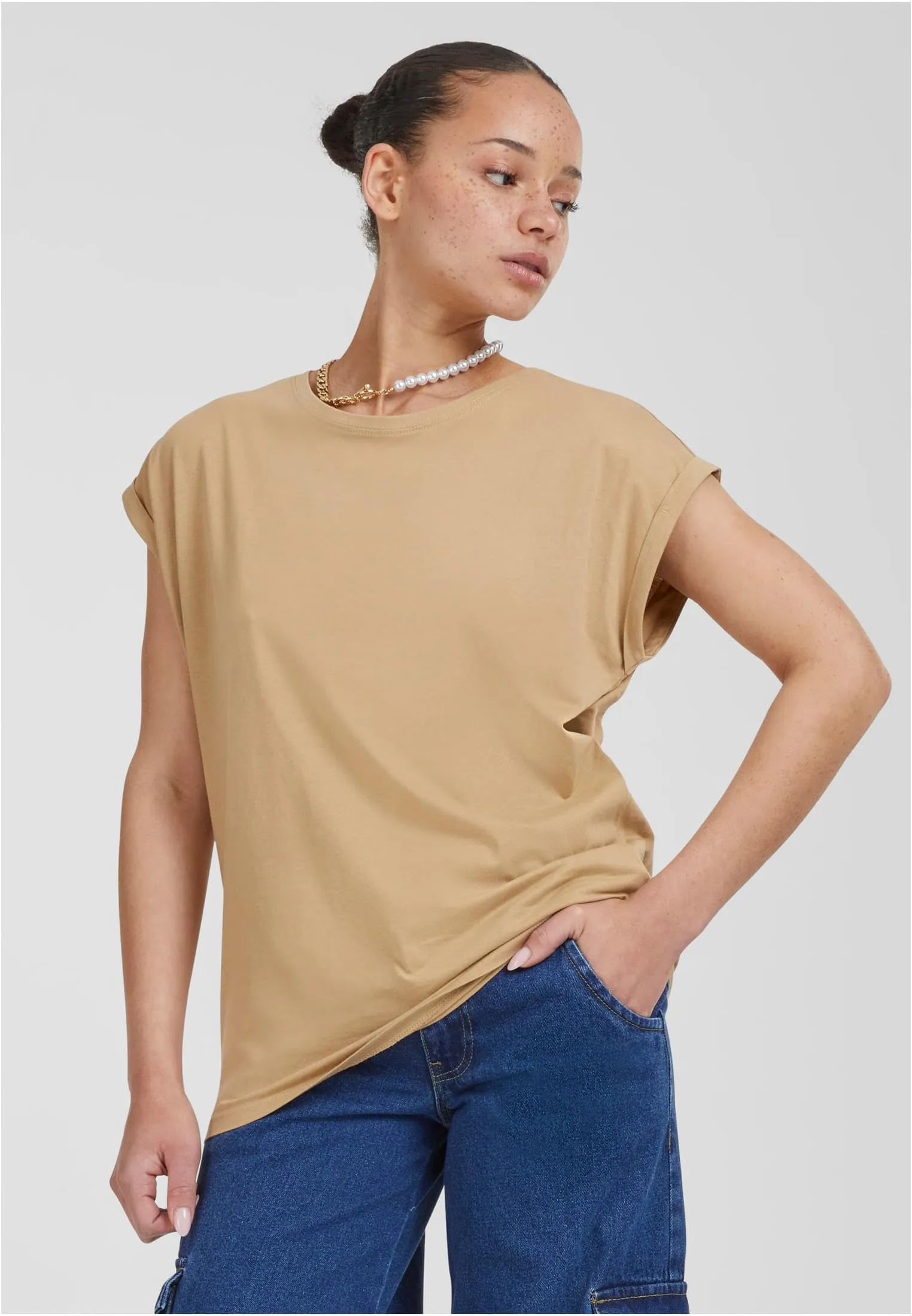 Urban Classics T-shirt da Donna con Maniche Arrotolate in Cotone, Rosso Ciliegia, Taglia XXL - immagine 3