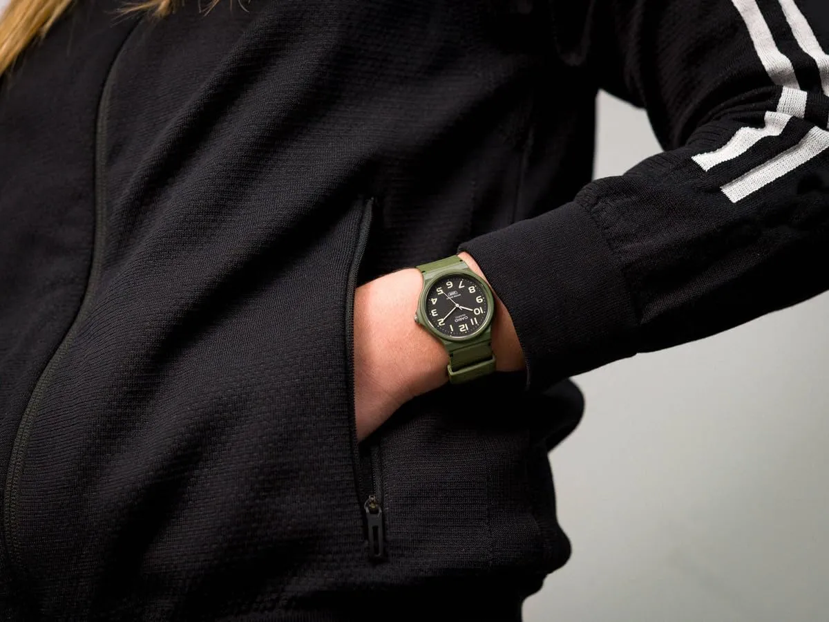 Casio MQ-24UC-3BDF Orologio analogico verde/nero - immagine 6