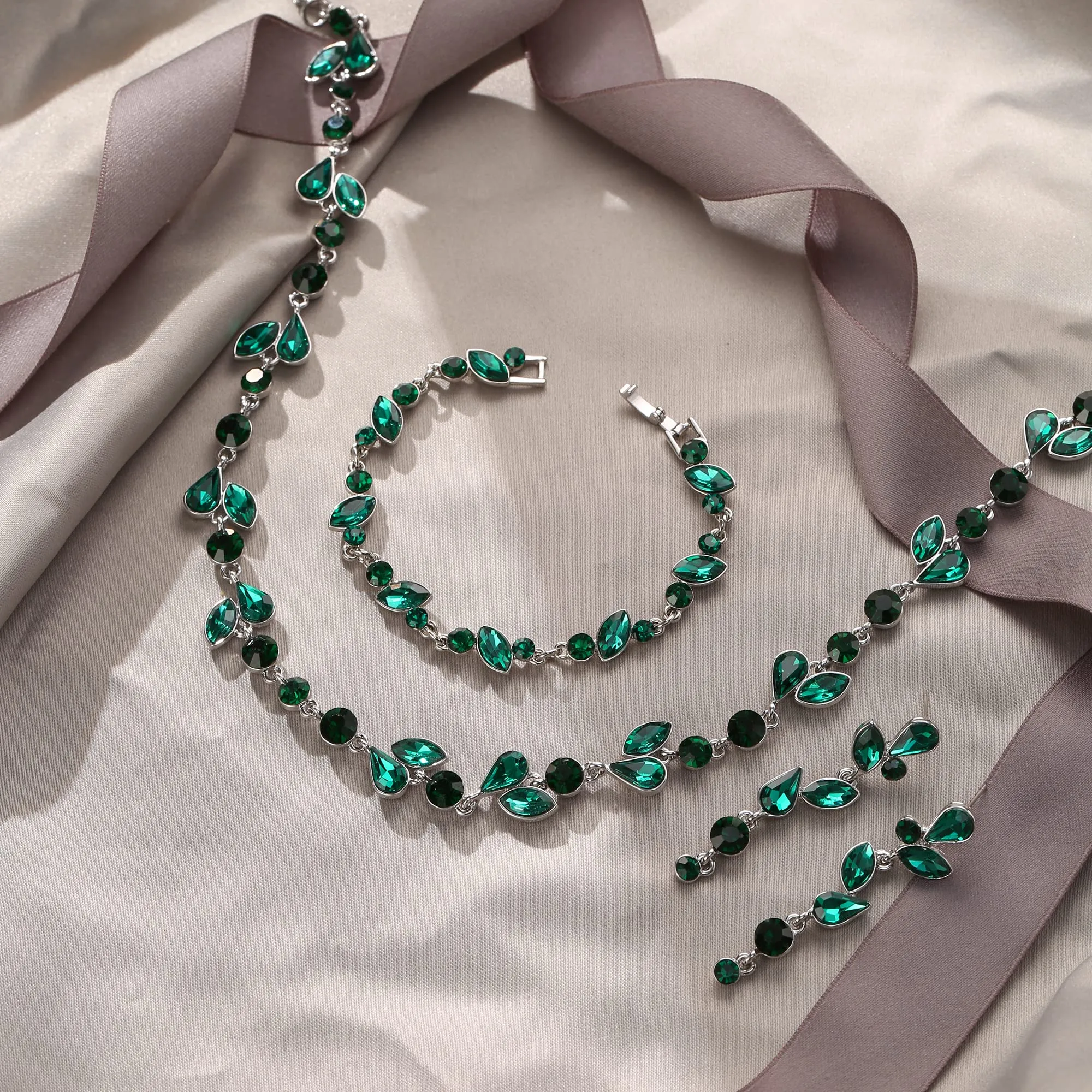 EVER FAITH Set di Gioielli in Cristalli per Sposa, Collana, Bracciale e Orecchini, Verde Argento-Fondo - immagine 3