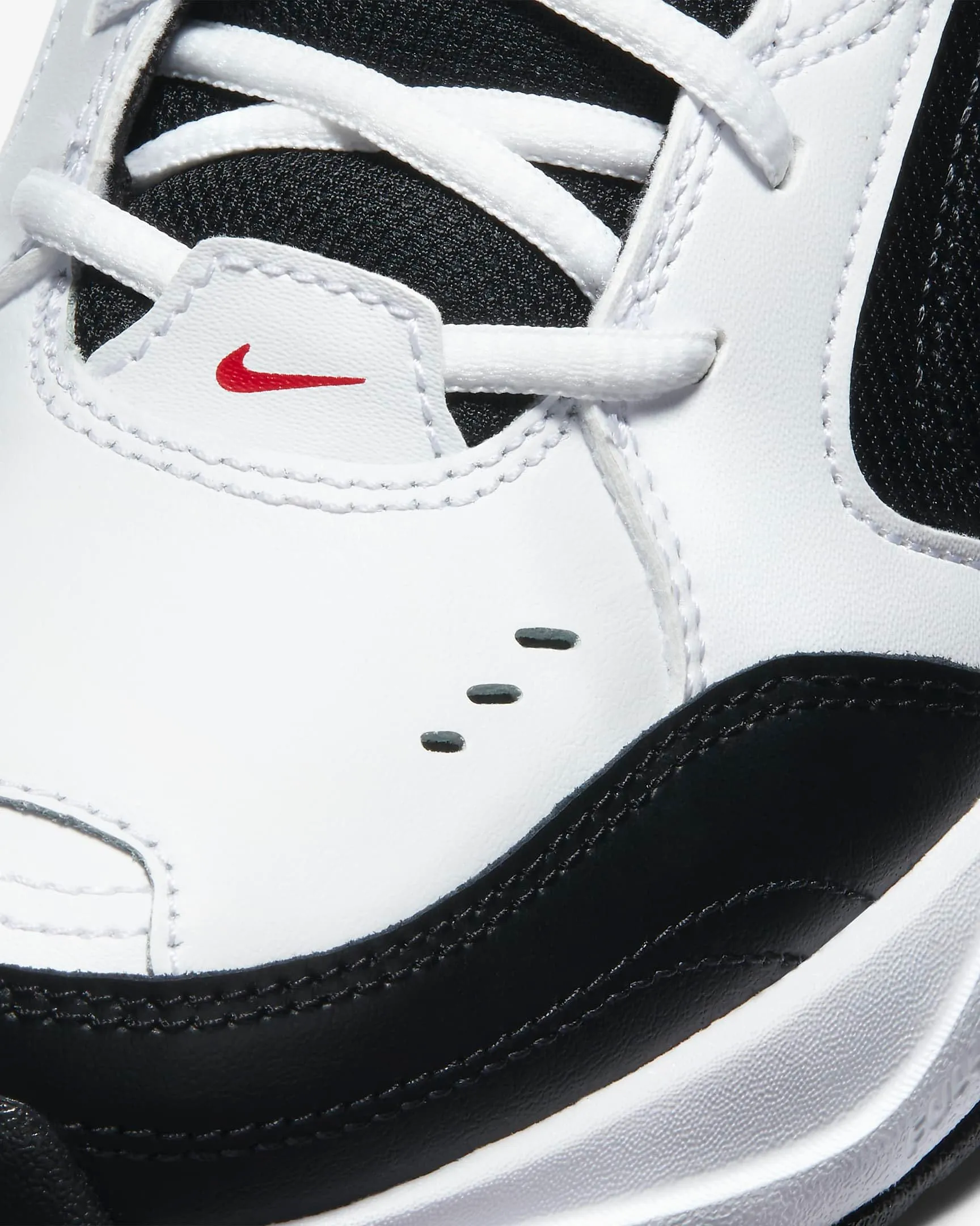 Nike Air Jordan 1 Mid Women's Basketball Shoes, White and Black, 47.5 EU - immagine 8