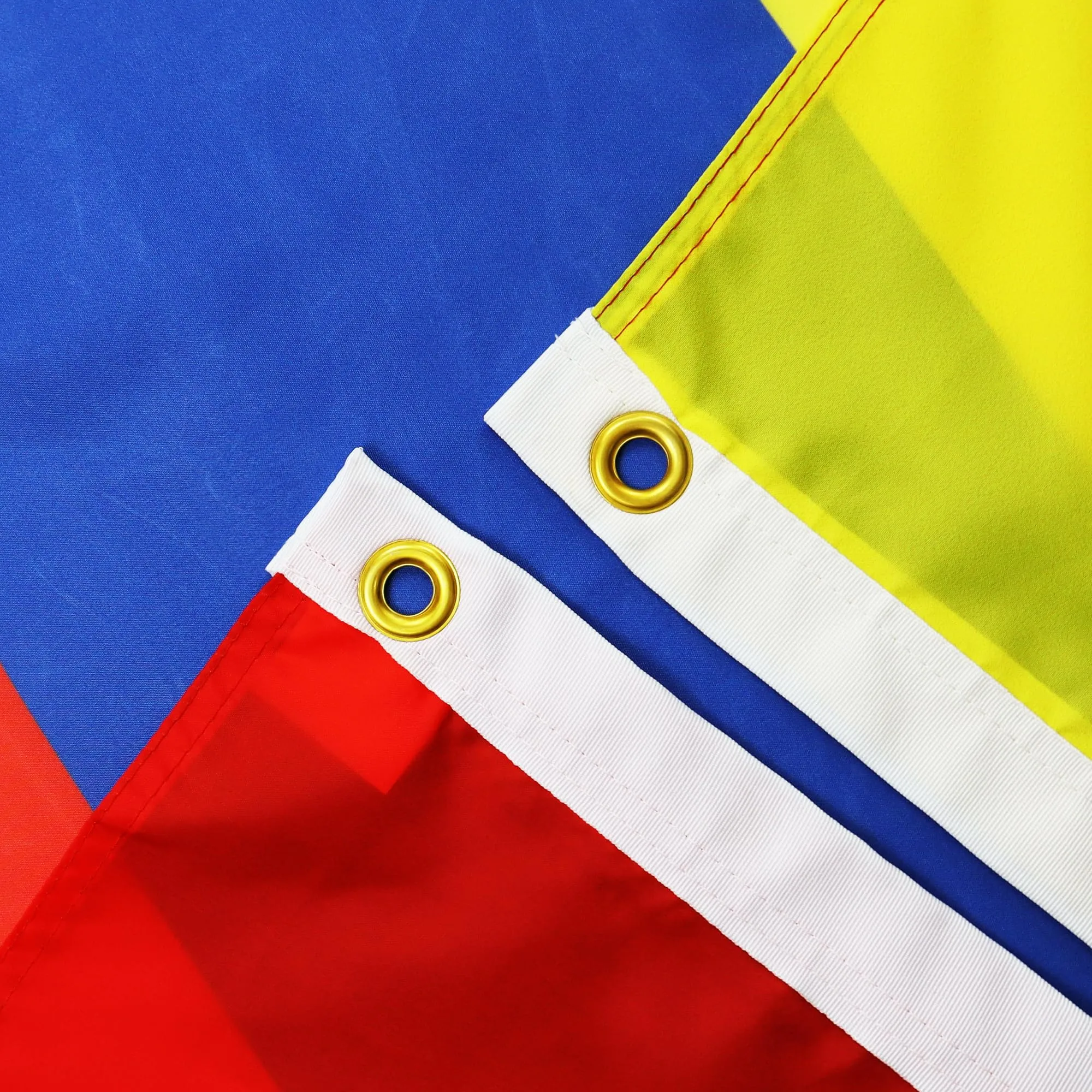 AZ FLAG Bandiera Ecuador 90x60 cm in Poliestere con 2 Occhielli - immagine 2