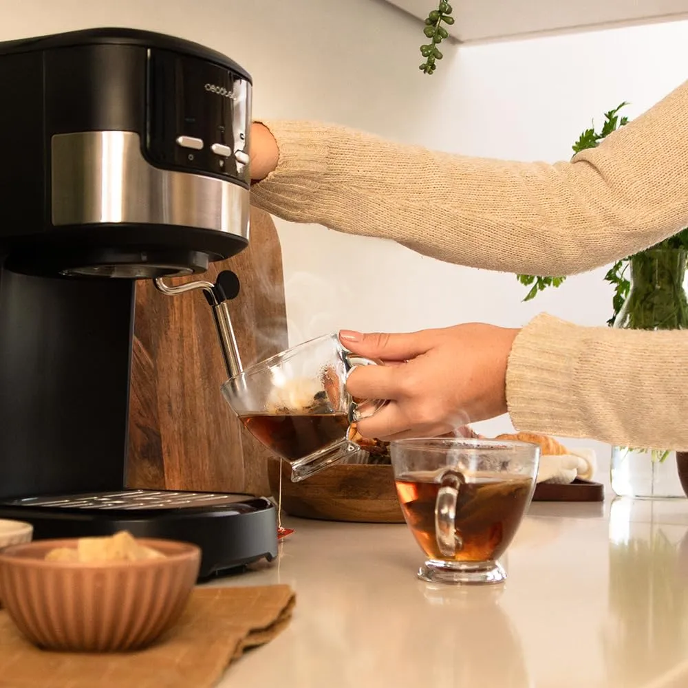 Cecotec Compact Power Espresso 20 Pecan, 1100 W, 20 bar, sistema Thermoblock, vaporizzatore orientabile, 1,25 litri - immagine 9