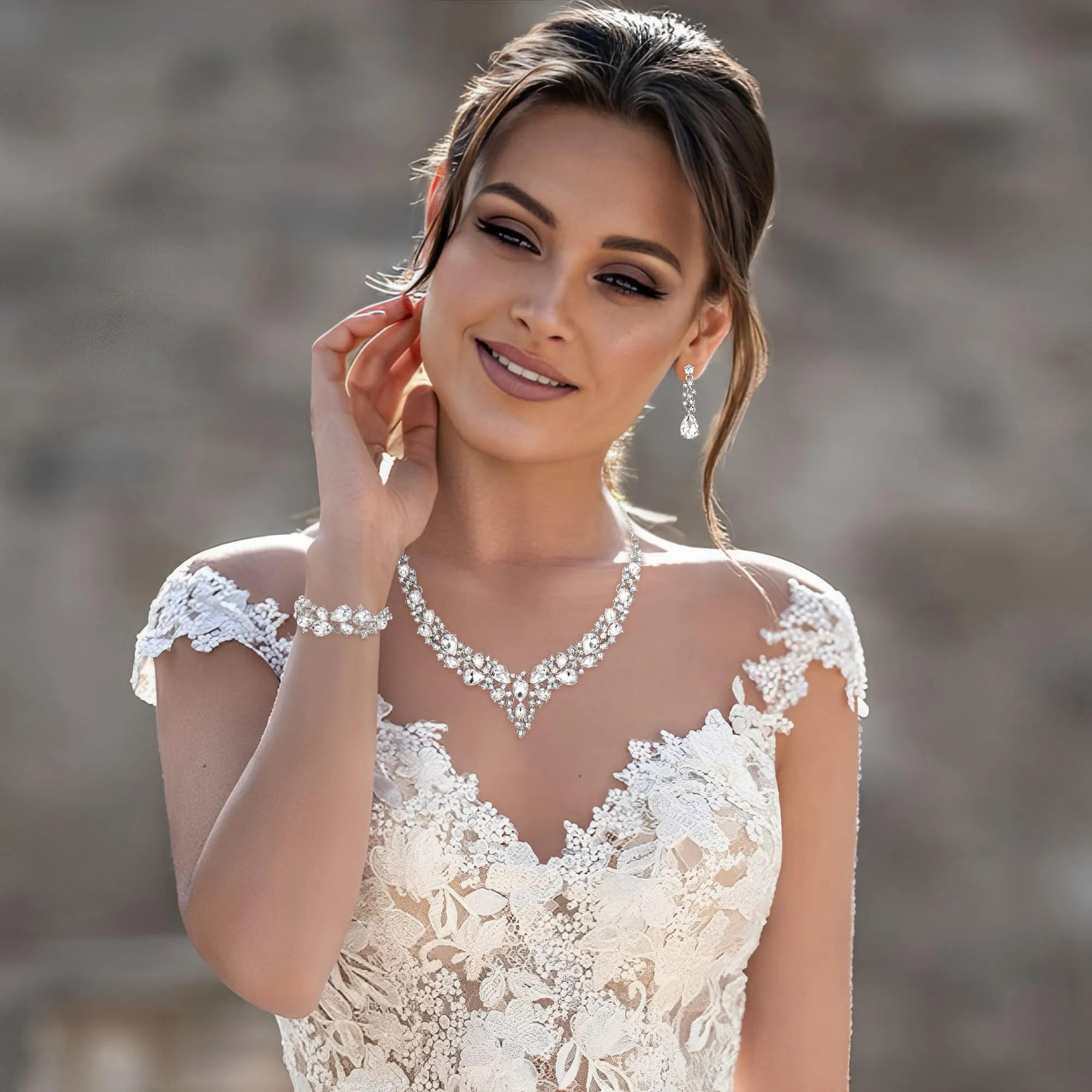 EVER FAITH Set Gioielli da Sposa in Cristallo Austriaco, Collana, Orecchini Pendenti e Bracciale, Trasparente Argento Fondo - immagine 4