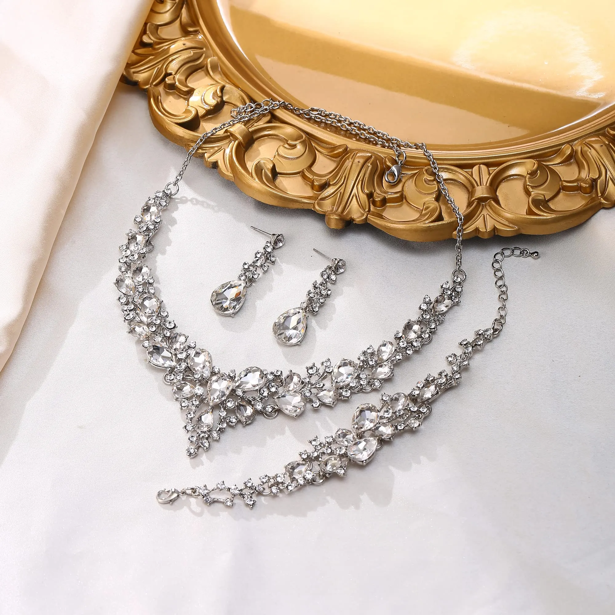 EVER FAITH Set Gioielli da Sposa in Cristallo Austriaco, Collana, Orecchini Pendenti e Bracciale, Trasparente Argento Fondo - immagine 5